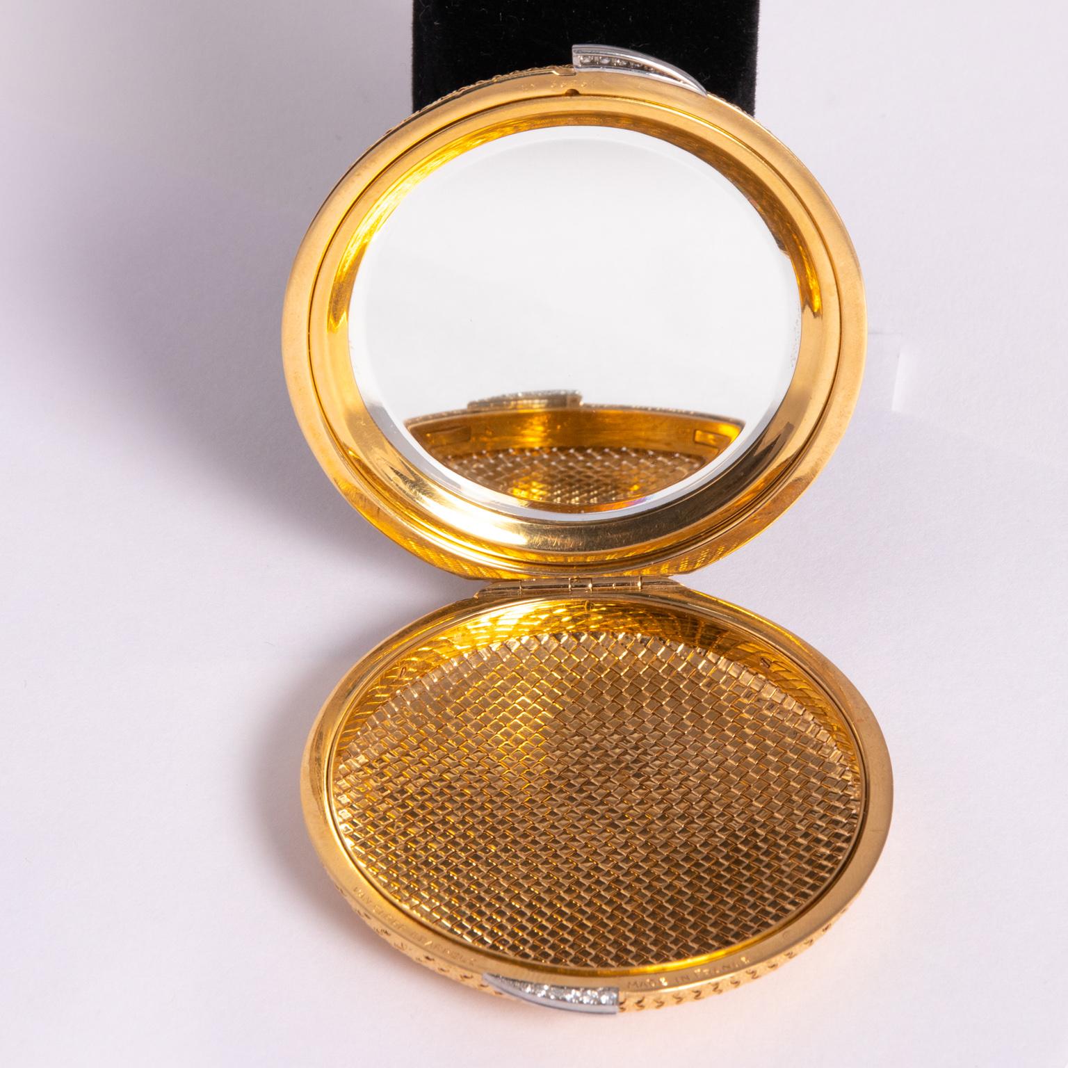 Women's Van Cleef & Arpels 18 Karat Yellow Gold and Diamond Compact For Sale