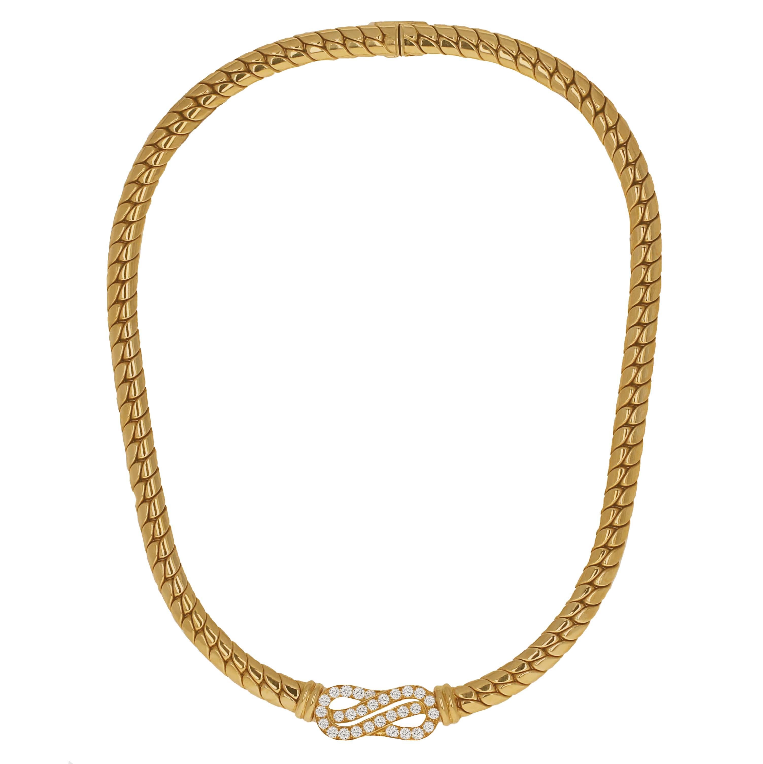 Van Cleef & Arpels Halskette „VCA“ aus 18 Karat Gelbgold und Diamanten (Rundschliff) im Angebot
