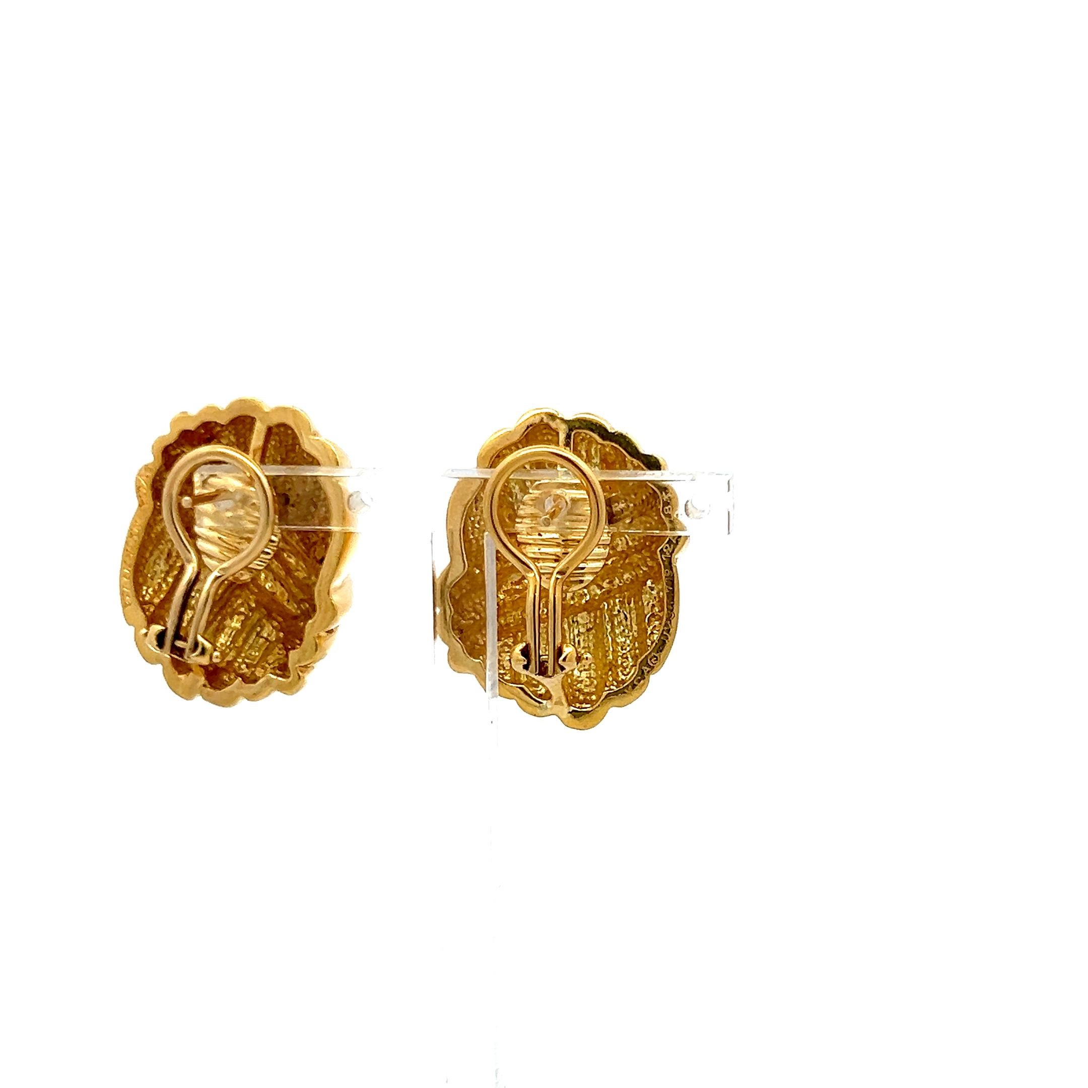 Van Cleef & Arpels Boucles d'oreilles à pince en or jaune 18 carats Pour femmes en vente