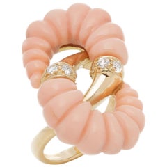 Van Cleef & Arpels 18 Karat Yellow Gold Coral and Diamond Vintage Ring