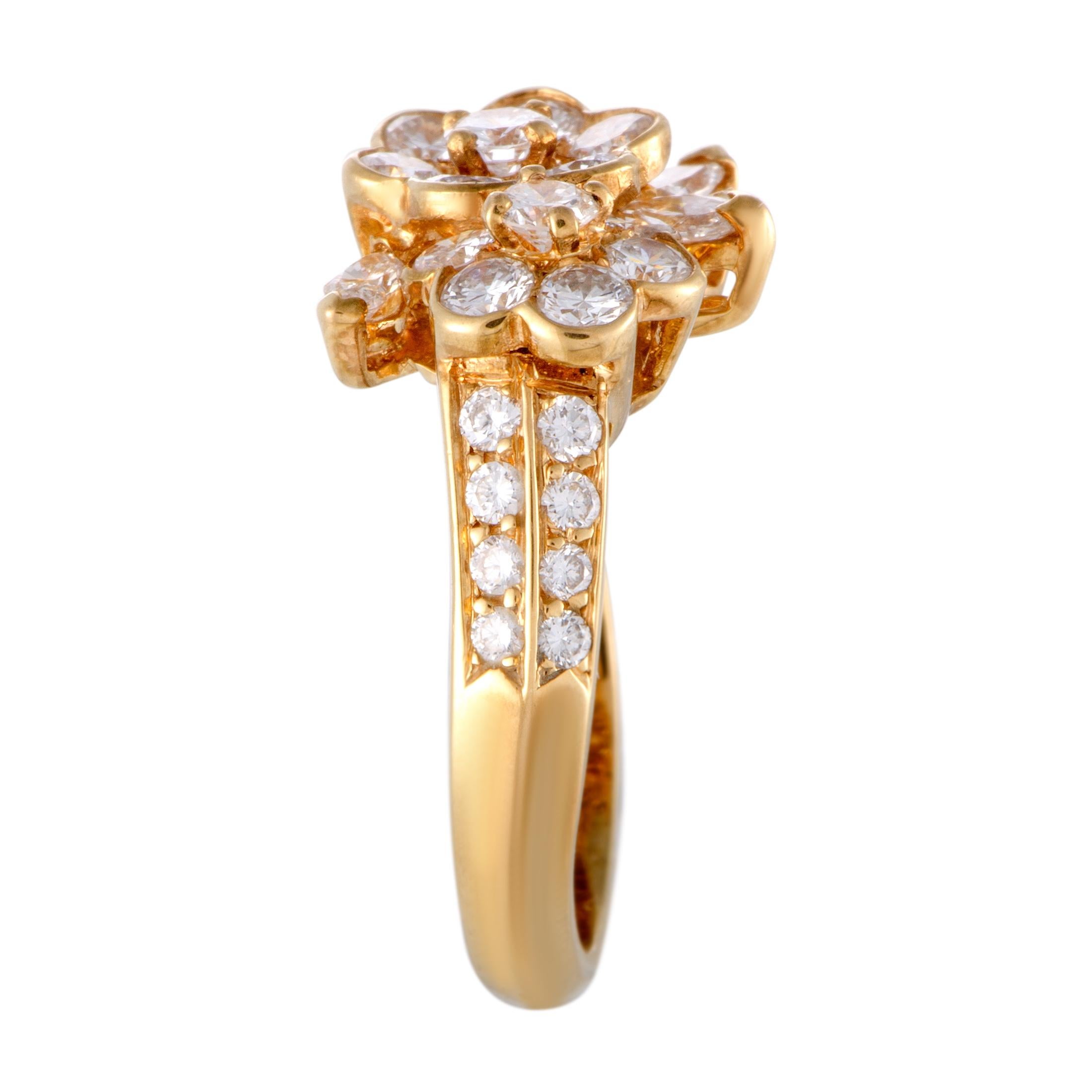 Van Cleef & Arpels 18 Karat Yellow Gold Diamond Flower Ring In Excellent Condition In Southampton, PA