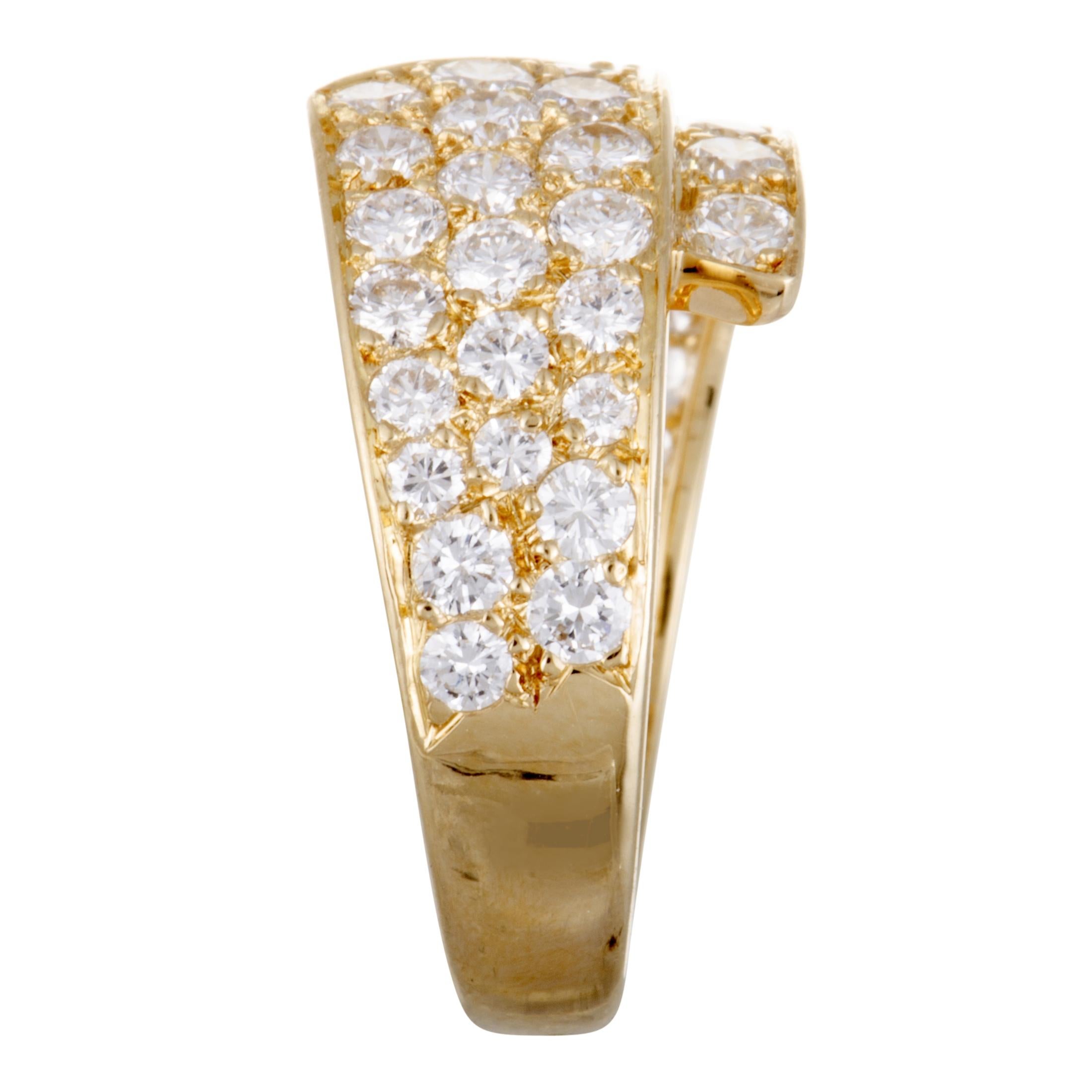 Van Cleef & Arpels 18 Karat Yellow Gold Diamond Overlapping Band Ring In Excellent Condition In Southampton, PA