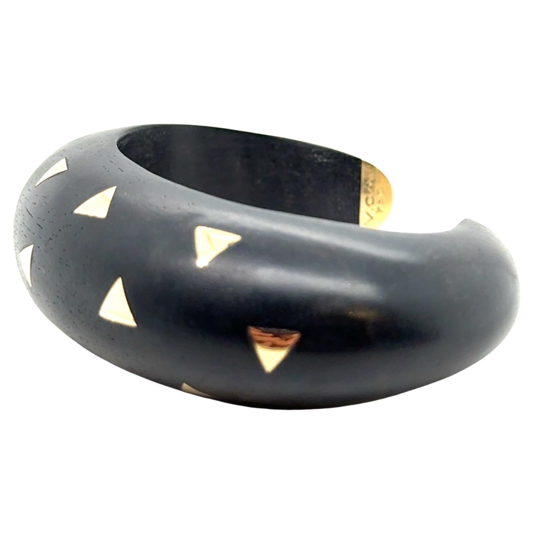 Van Cleef & Arpels 18 Karat Yellow Gold Ebony Bangle, 1970s