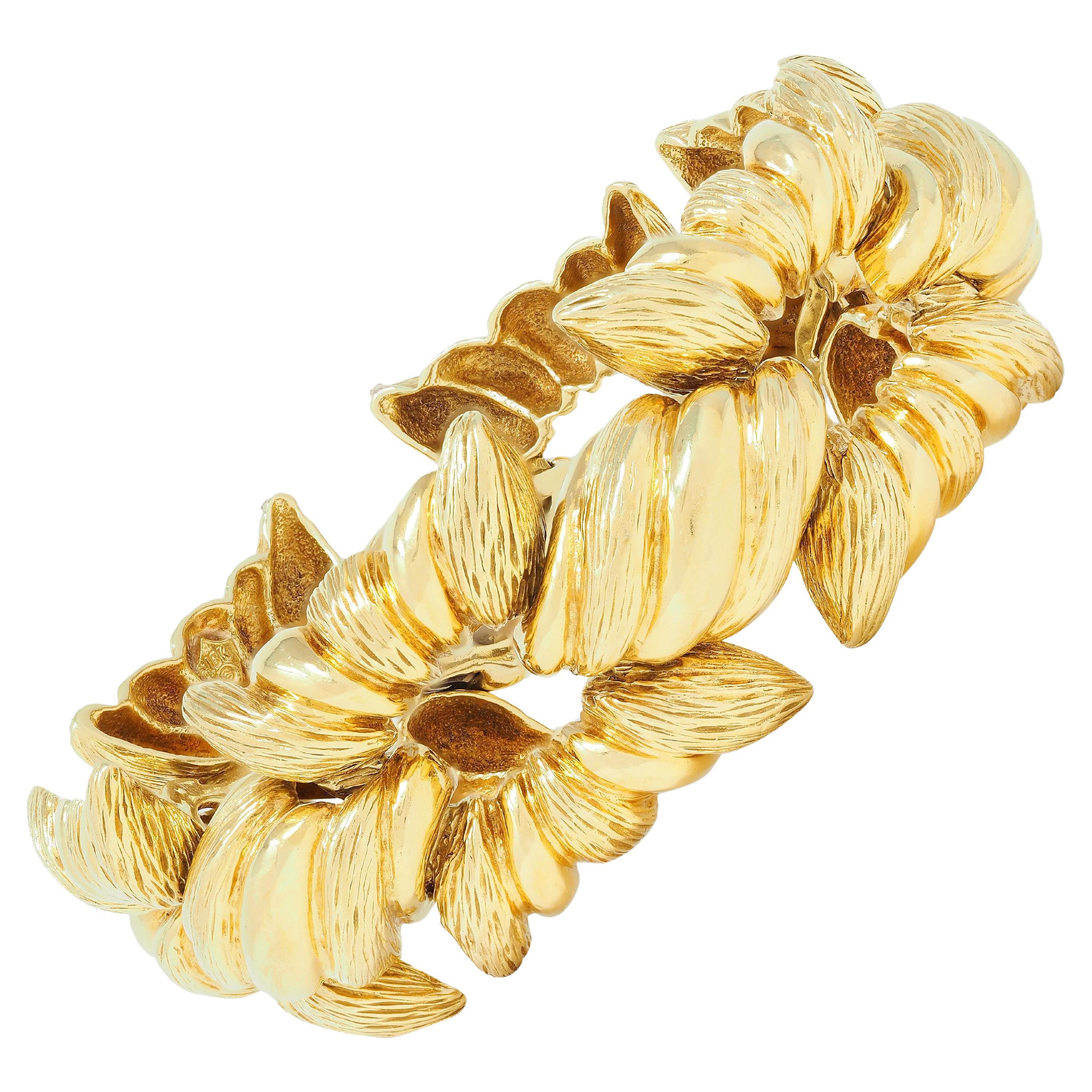 Van Cleef and Arpels 18 Karat Yellow Gold Fluted Twist Link Vintage