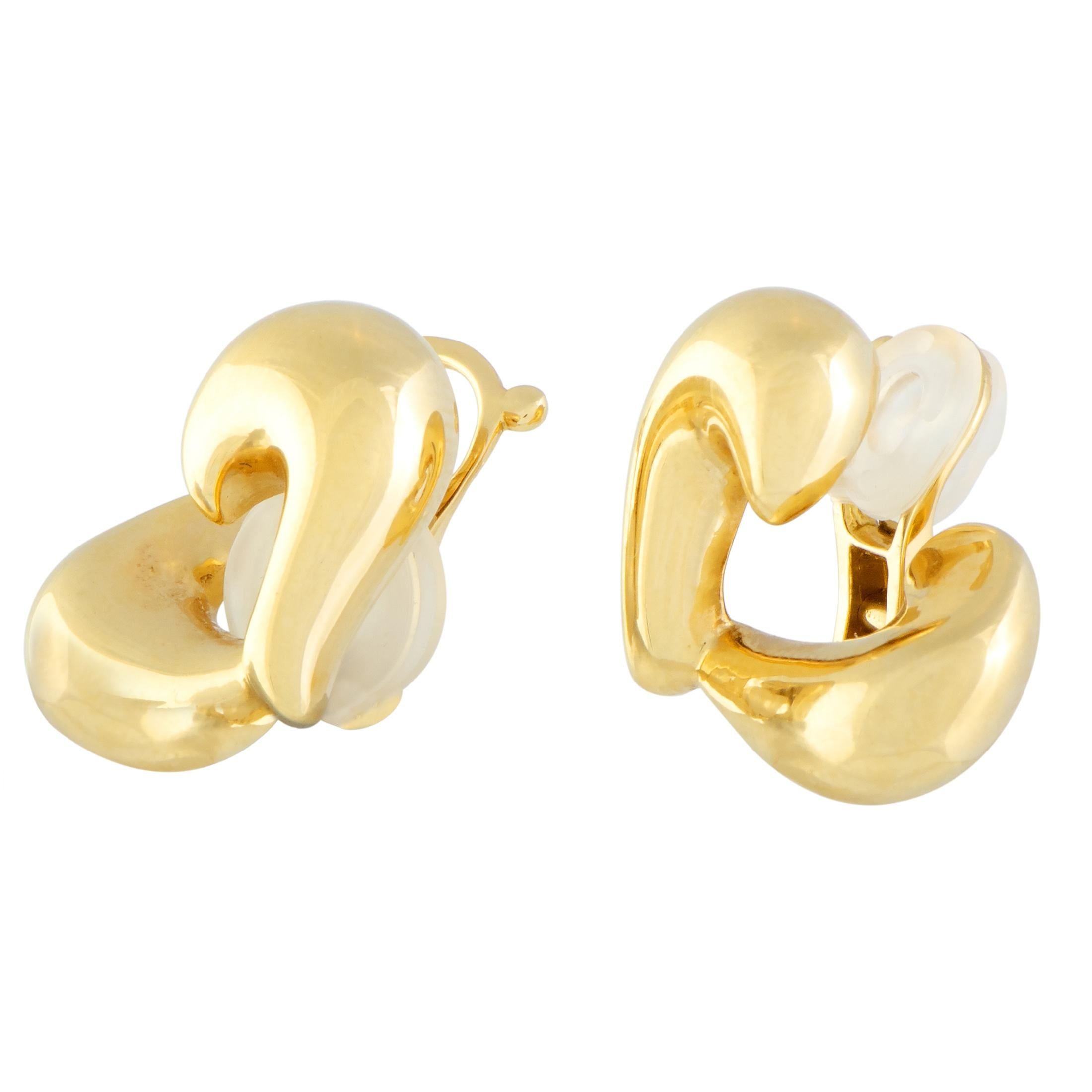 Van Cleef & Arpels Yellow Gold Heart Clip-On Earrings In Excellent Condition In Southampton, PA