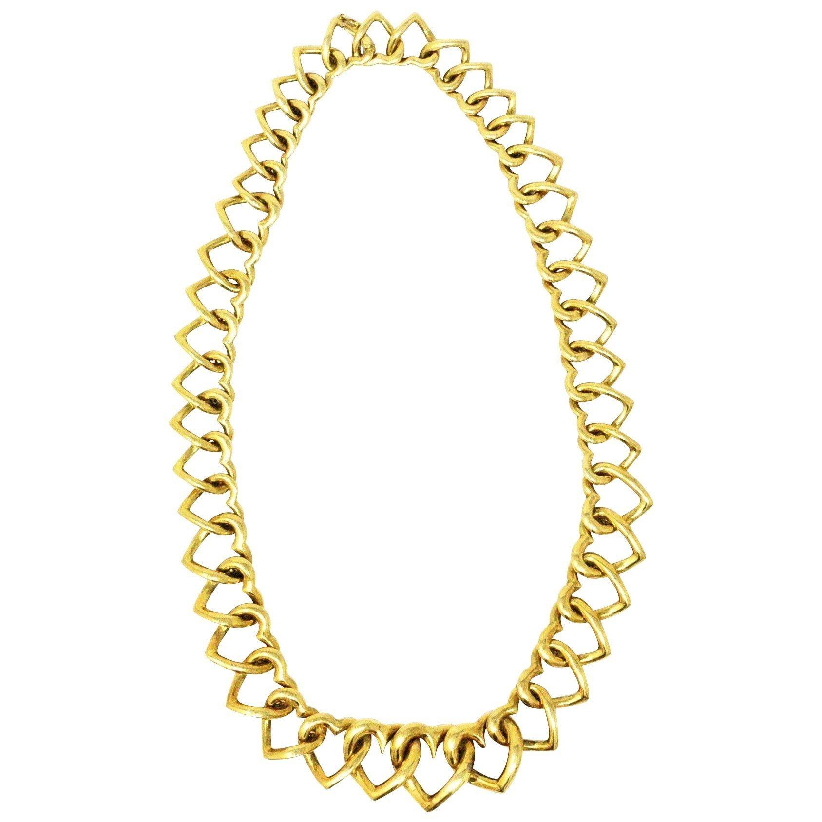 Van Cleef & Arpels 18 Karat Gold Heart Linked Necklace Circa 1980s 