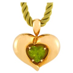 Van Cleef & Arpels 18 Karat Yellow Gold Heart-Shaped Peridot Pendant Necklace