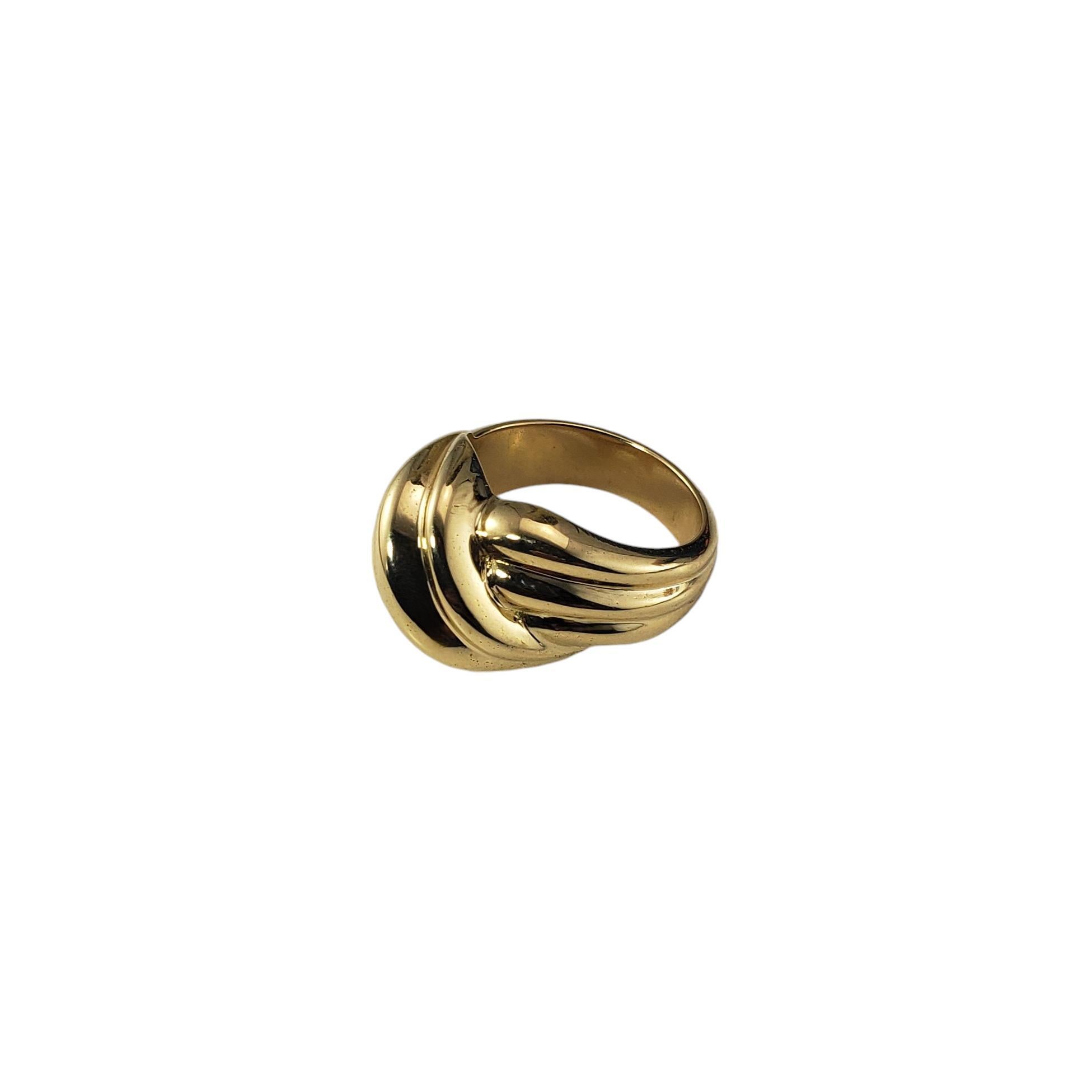 Van Cleef & Arpels 18K Yellow Gold Crossover Knot Ring Size 6.5

This elegant ring is crafted in beautifully detailed 18K yellow gold in a classic crossover design by Van Cleef & Arpels.  

Width: 13 mm.  
Shank: 4 mm. 
Height: 9 mm.

Hallmark: 