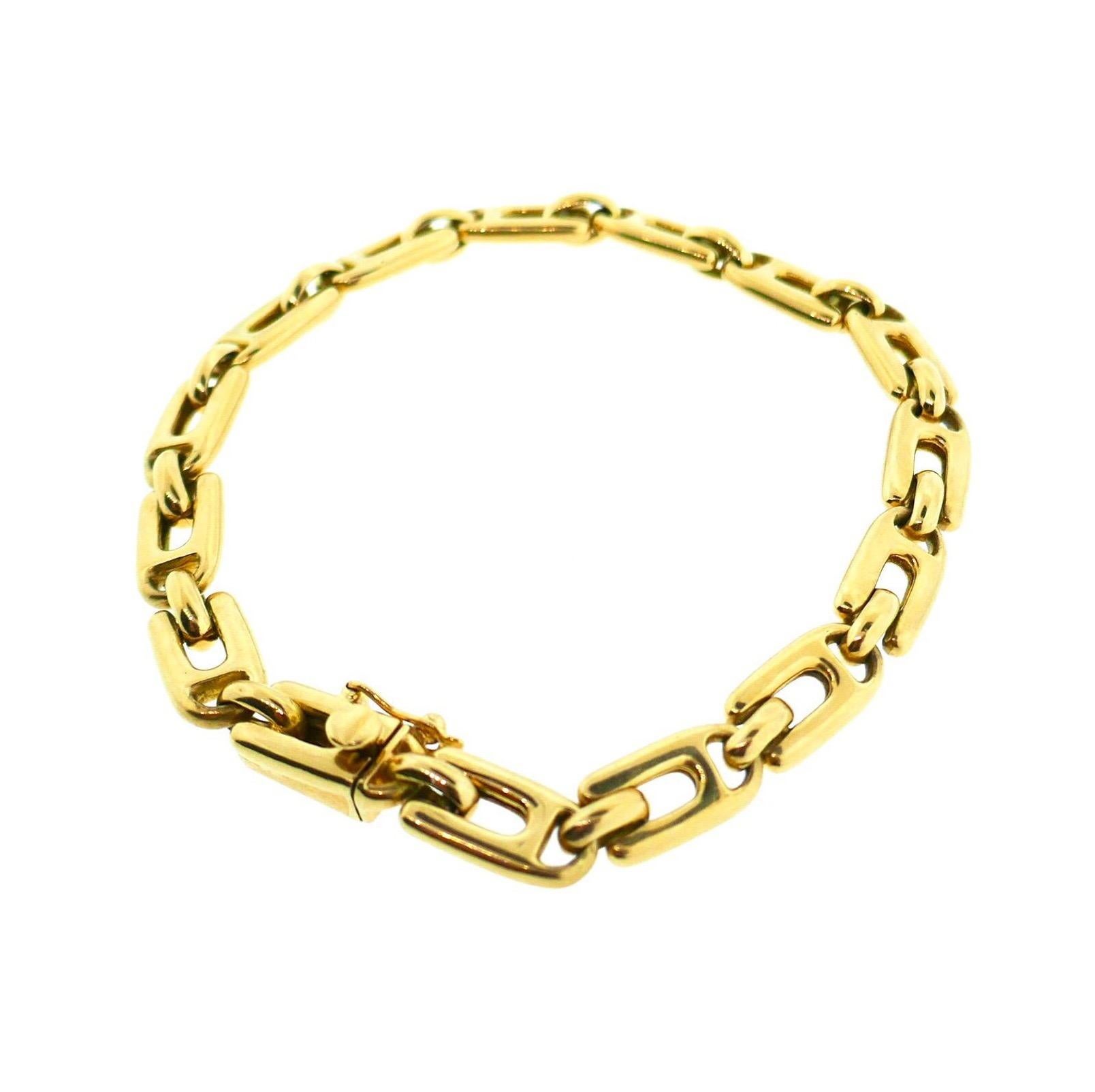 Van Cleef & Arpels 18 Karat Yellow Gold Link Bracelet In Excellent Condition In Beverly Hills, CA