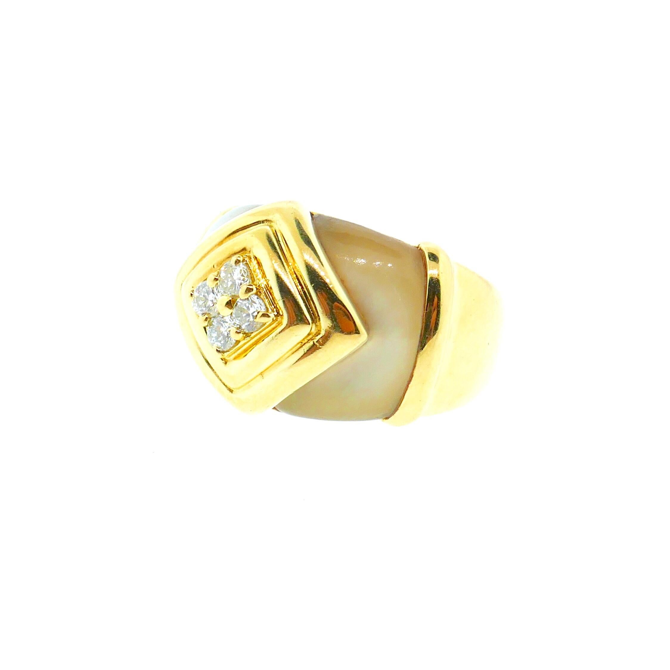 Women's Van Cleef & Arpels 18 Karat Yellow Gold Mother of Peal Diamond Ring