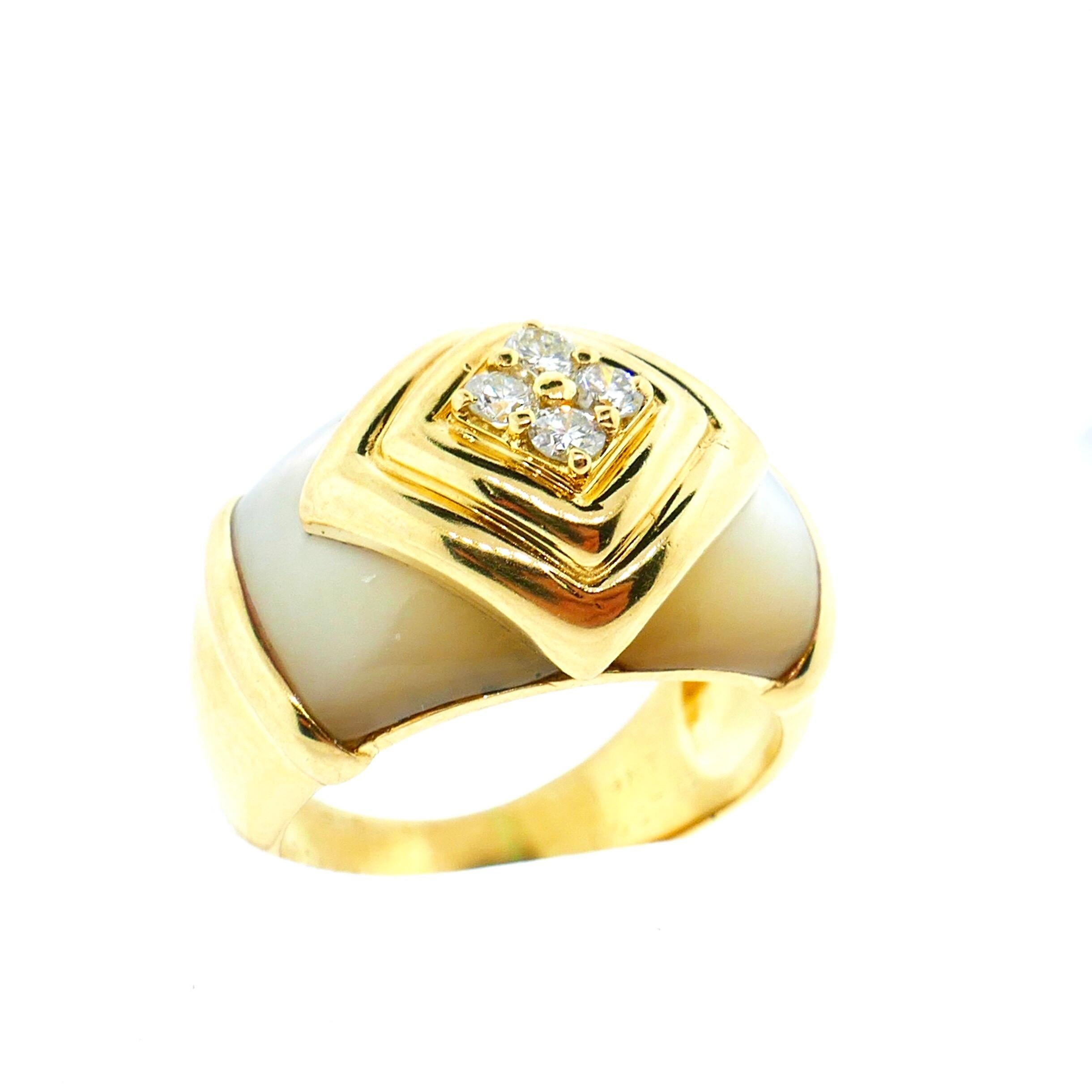 Van Cleef & Arpels 18 Karat Yellow Gold Mother of Peal Diamond Ring 4