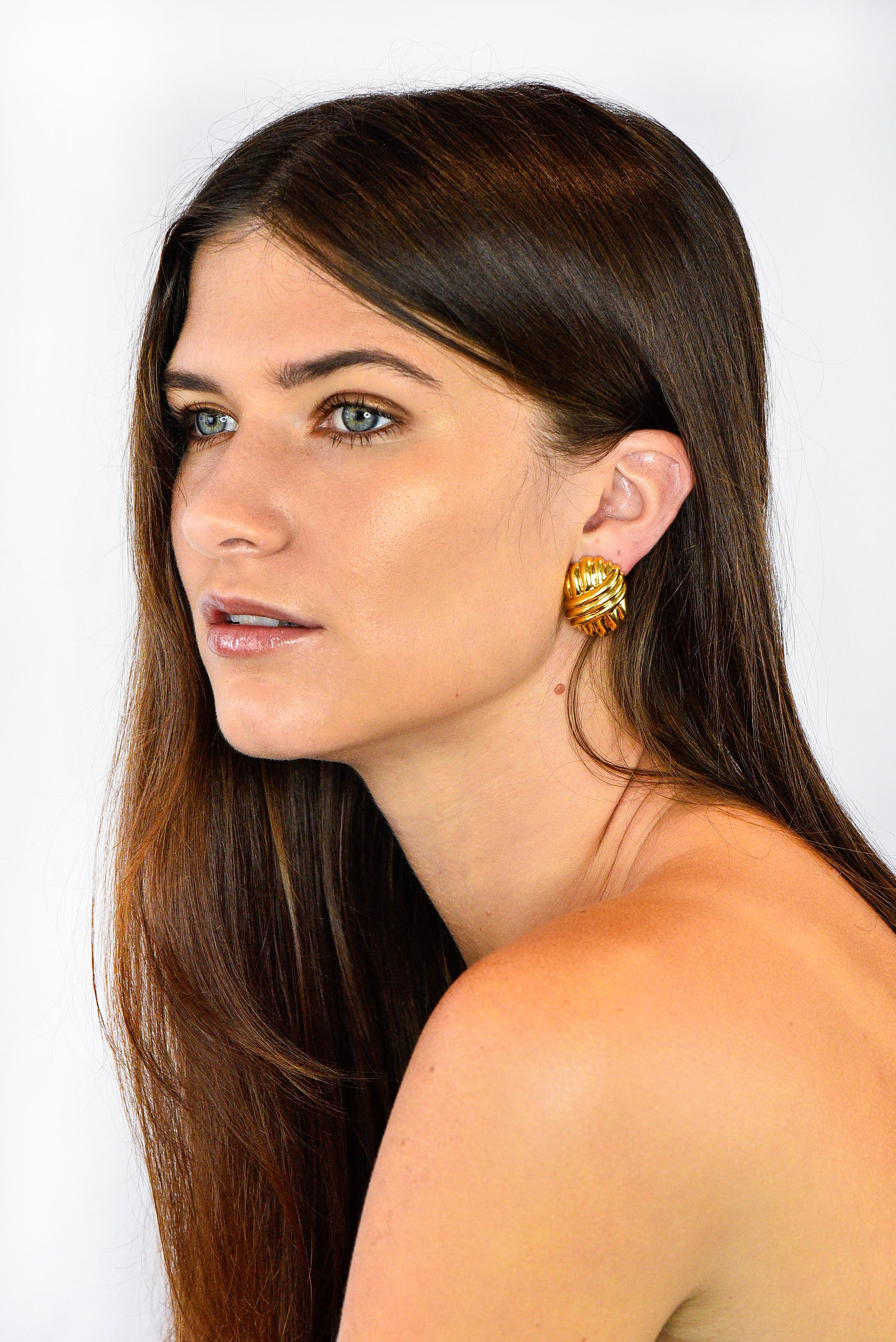 Van Cleef & Arpels 18 Karat Yellow Gold Ribbed Knot Ear-Clip Earrings 7