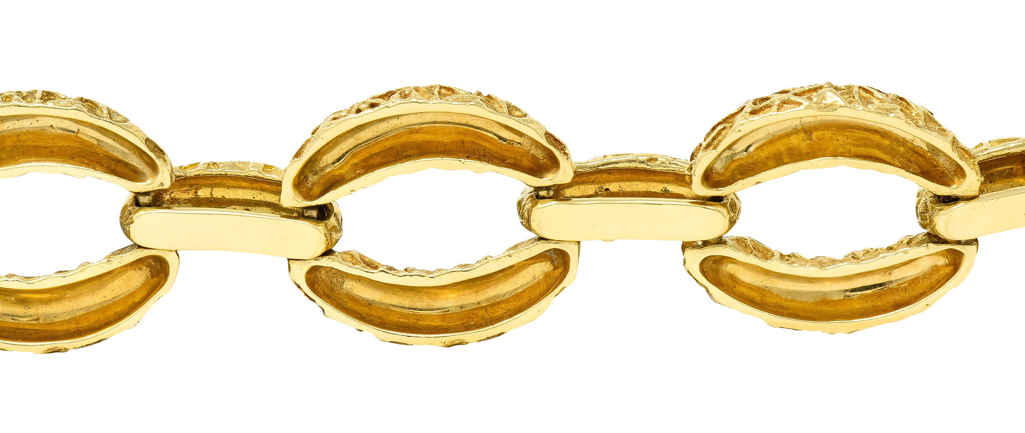Van Cleef & Arpels 18 Karat Gelbgold Texturiertes ovales Gliederarmband im Vintage-Stil 6