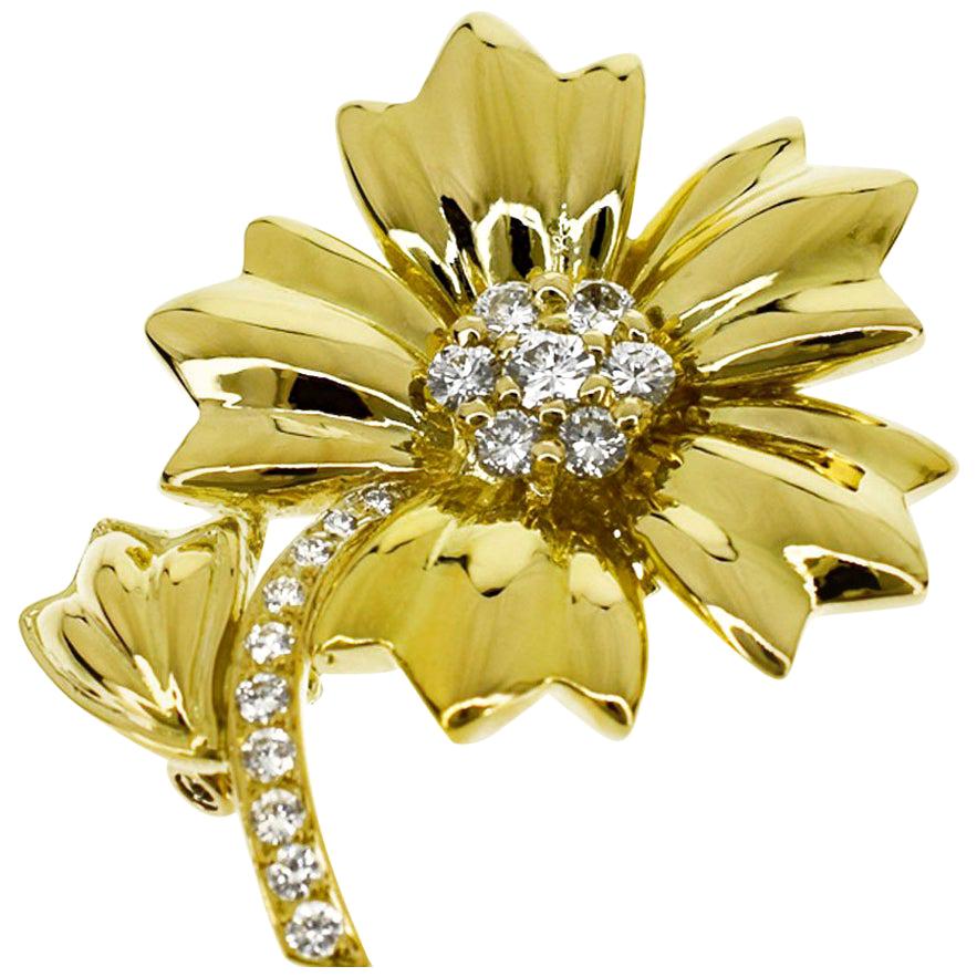 Van Cleef & Arpels 18 Karat Yellow Gold Vintage Diamond Flower Brooch