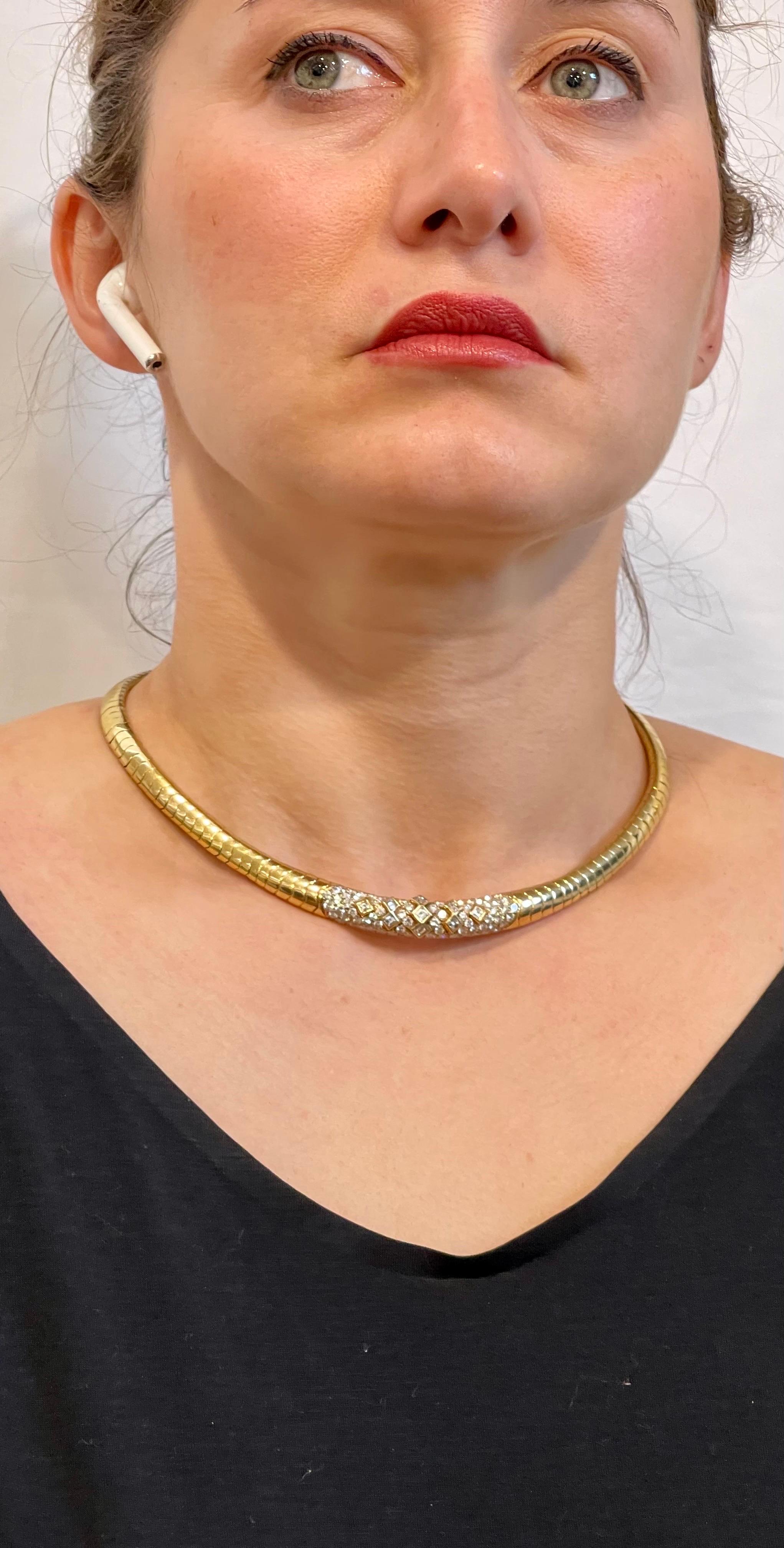 Van Cleef & Arpels 18 Kt Yellow Gold and  5.6 Ct Diamond Collar/Choker Necklace For Sale 5