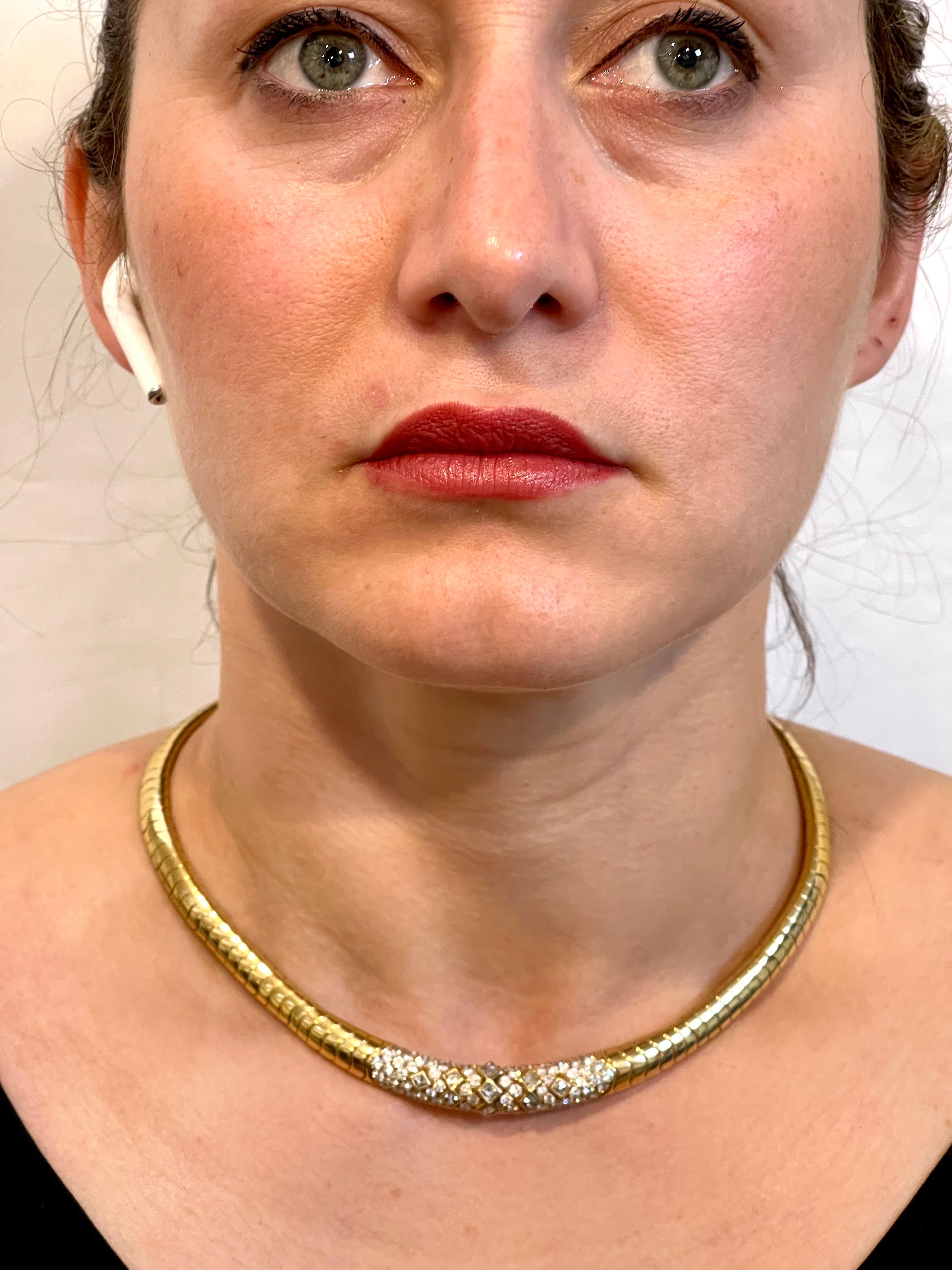 Van Cleef & Arpels 18 Kt Gelbgold und  5,6 Karat Diamant-Halsband/Choker-Halskette (Rundschliff) im Angebot