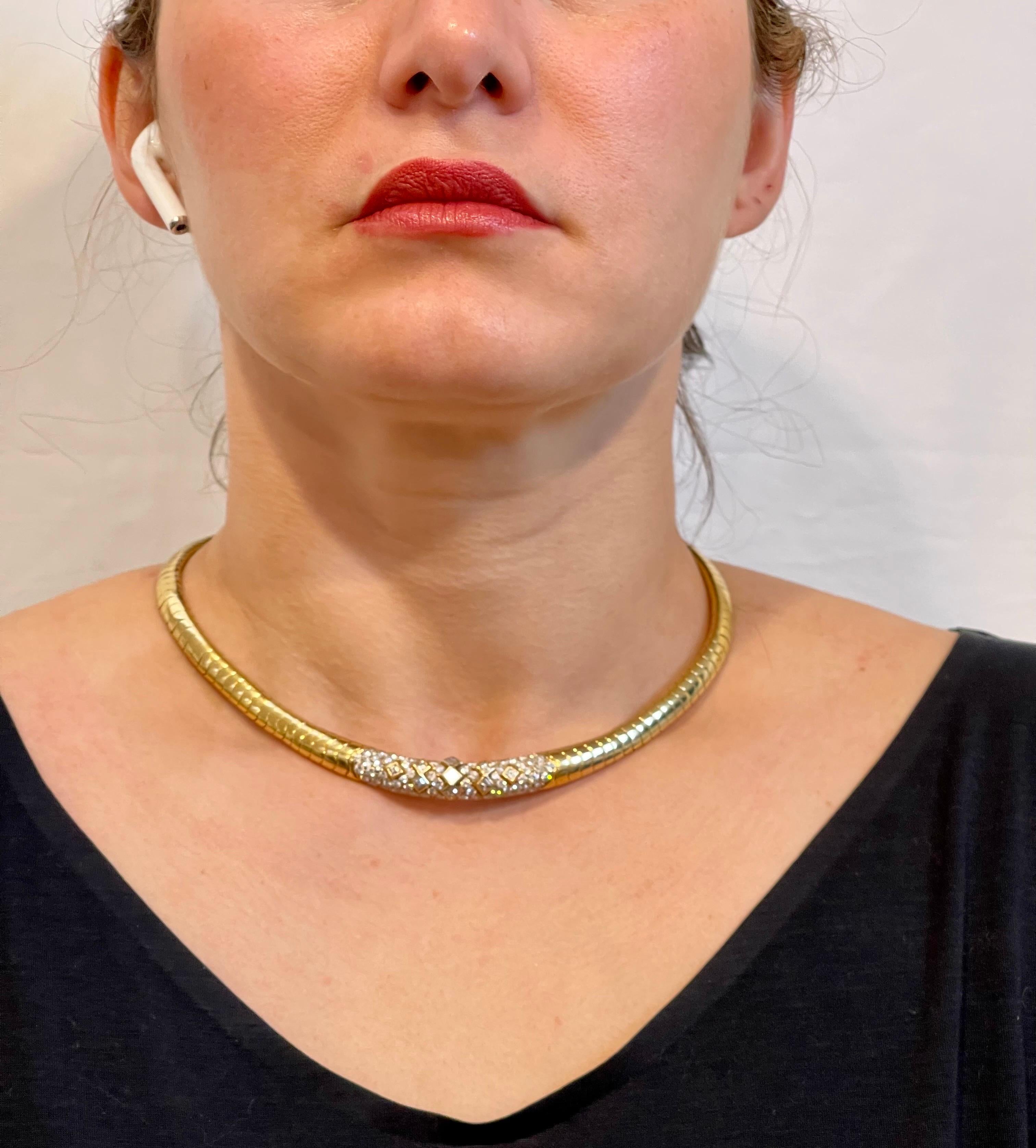 Van Cleef & Arpels 18 Kt Gelbgold und  5,6 Karat Diamant-Halsband/Choker-Halskette im Angebot 4