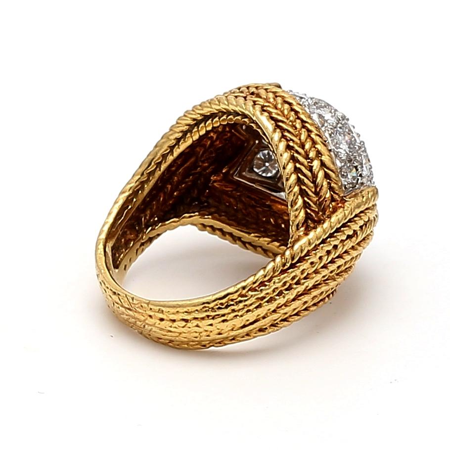 Donna Van Cleef & Arpels 1,80 Carati Diamante Rotondo Brillante G VS2 Oro 18 Karati Cluste in vendita
