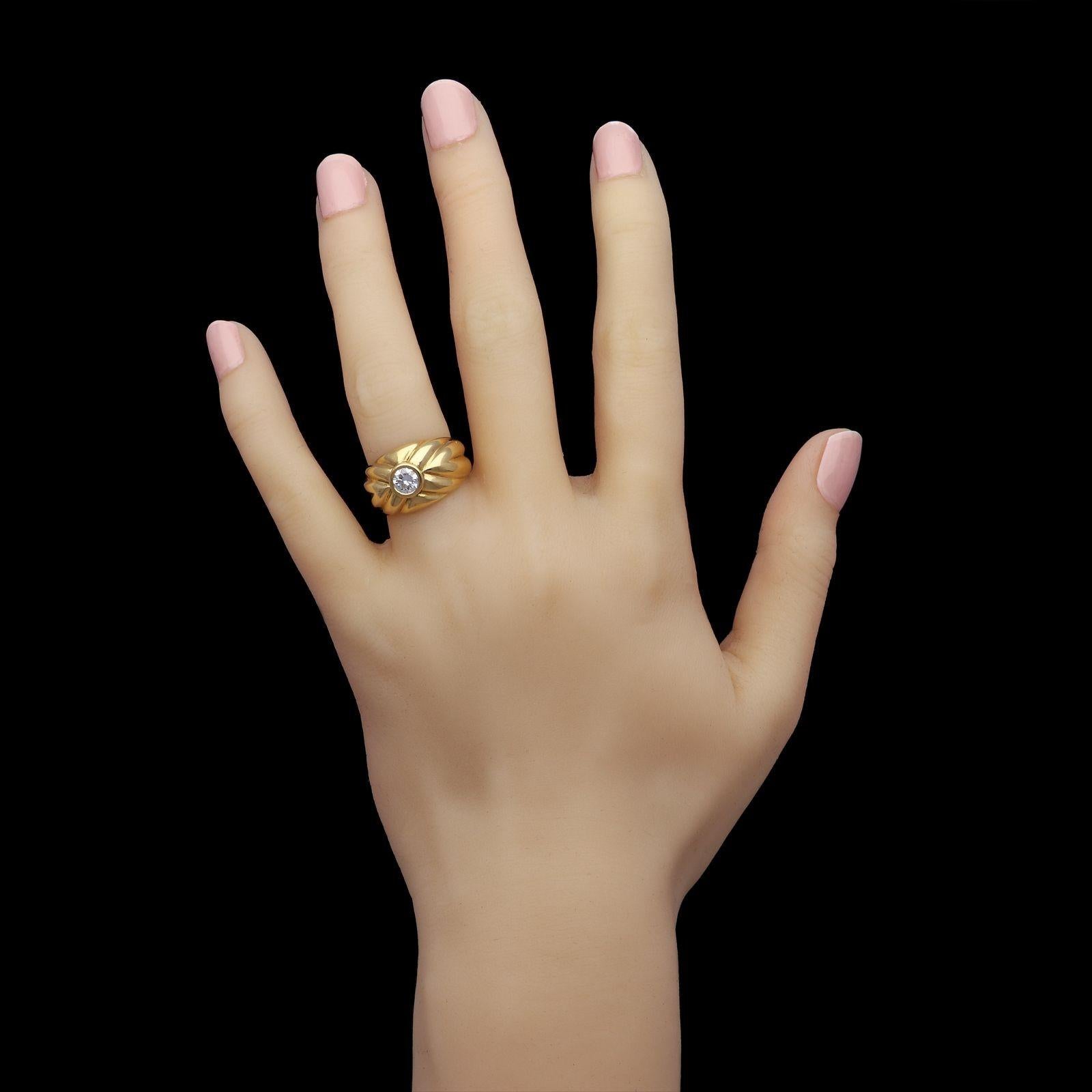 Women's or Men's Van Cleef & Arpels 18ct Yellow Gold and Round Brilliant Diamond Ring Ca 1960s