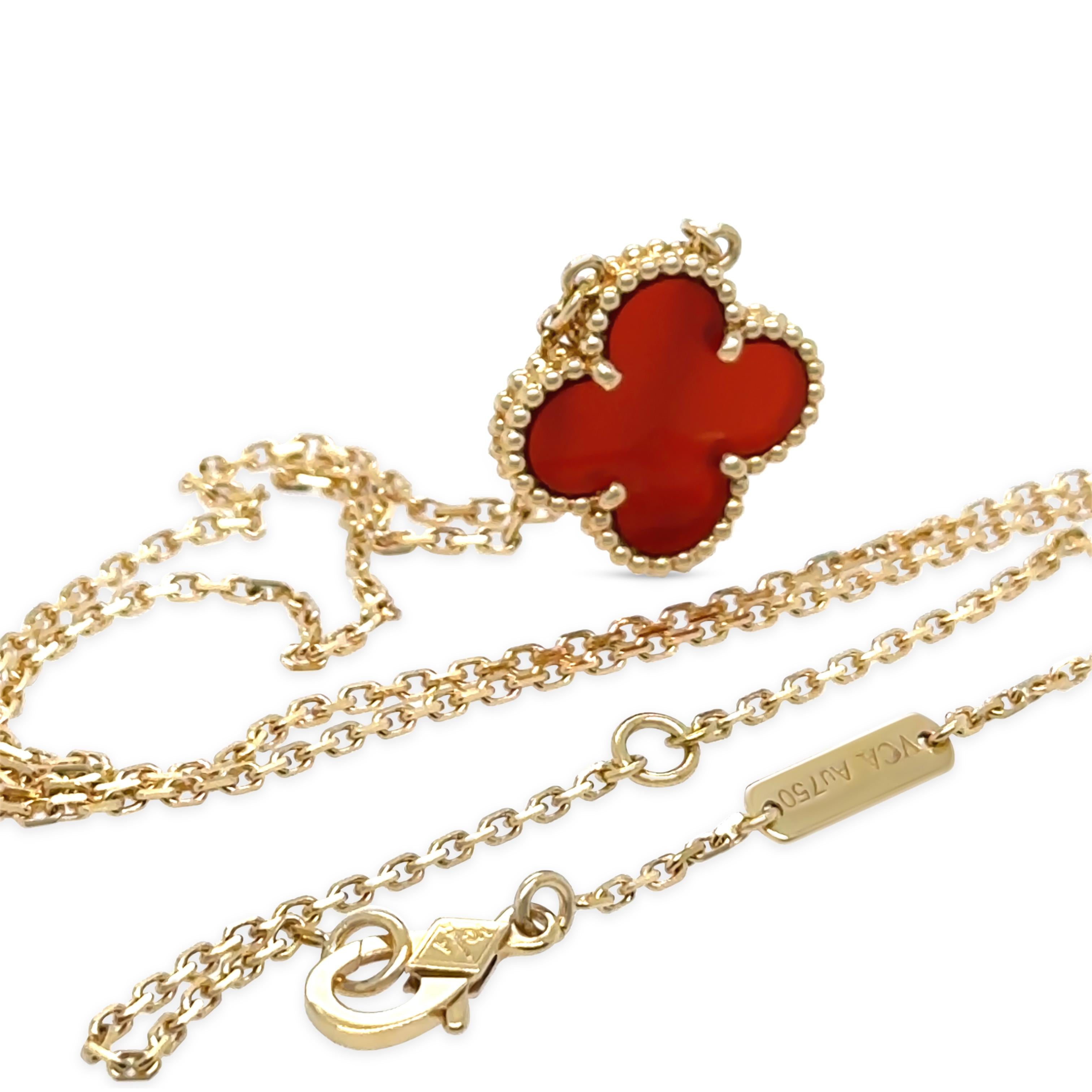 Van Cleef & Arpels 18ct Yellow Gold Vintage Alhambra Carnelian Necklace 5g In Excellent Condition In SYDNEY, NSW