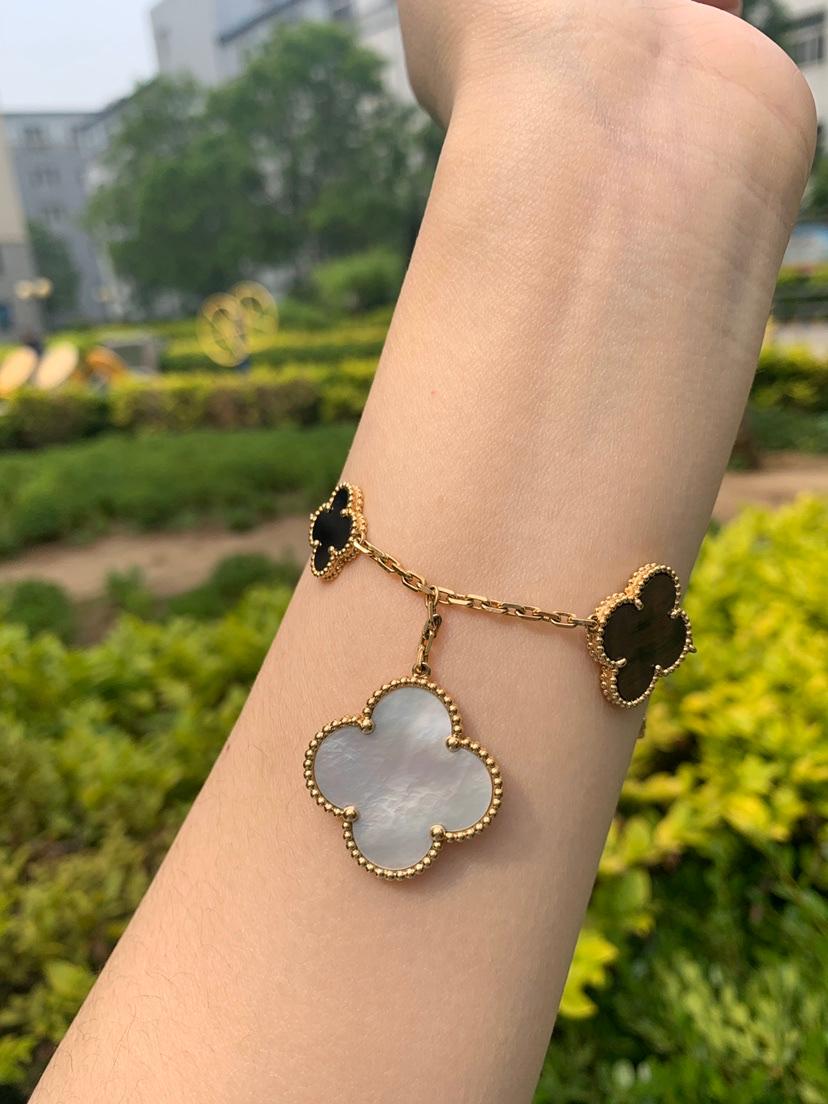 Van Cleef & Arpels 18k 5 Motiv Onyx Perlmutt Magic Alhambra Armband 2