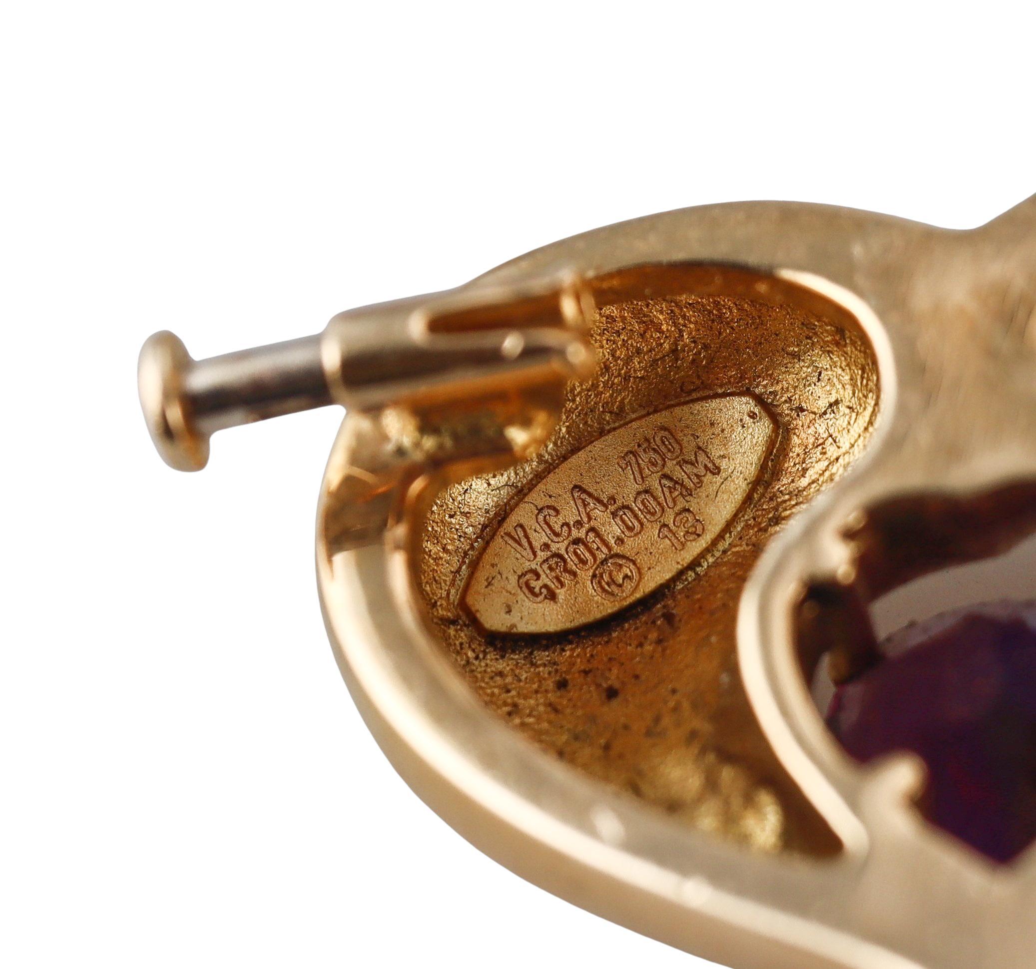 Heart Cut Van Cleef & Arpels 18k Gold Amethyst Heart Brooch For Sale