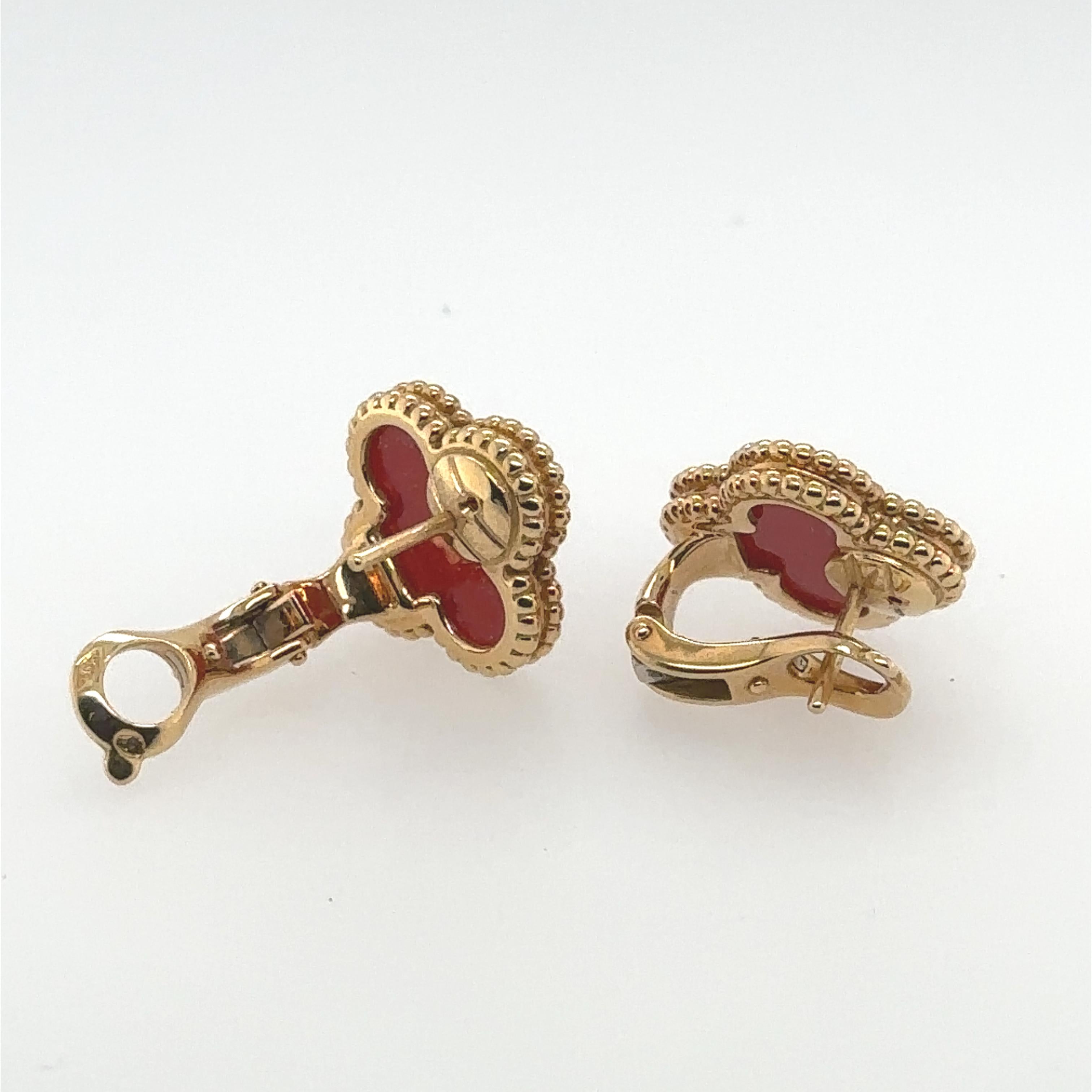 Women's or Men's Van Cleef & Arpels 18k Gold and Carnelian Alhambra Earrings For Sale