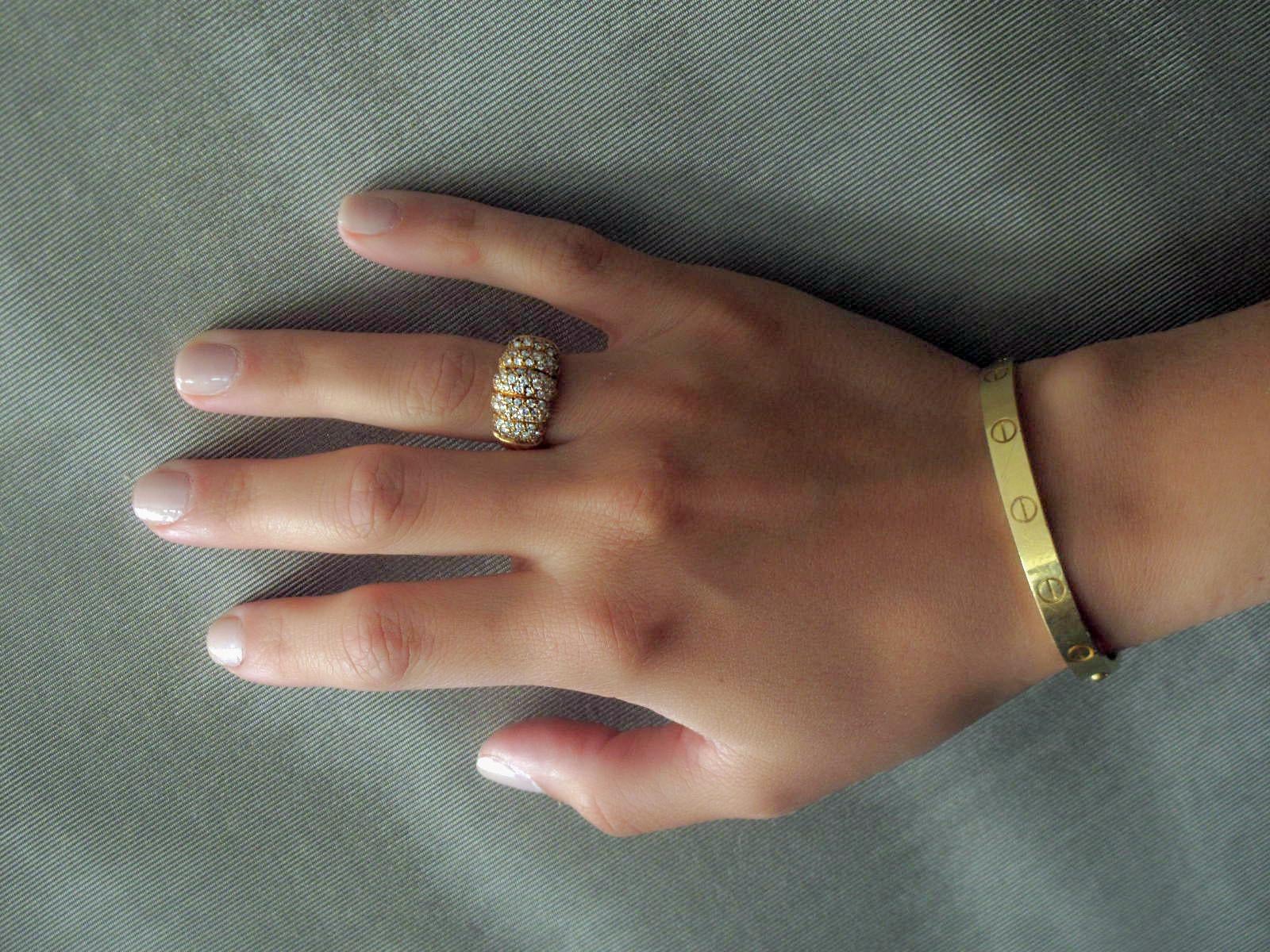 Van Cleef & Arpels Ring aus 18 Karat Gold mit Diamanten im Zustand „Gut“ im Angebot in New York, NY