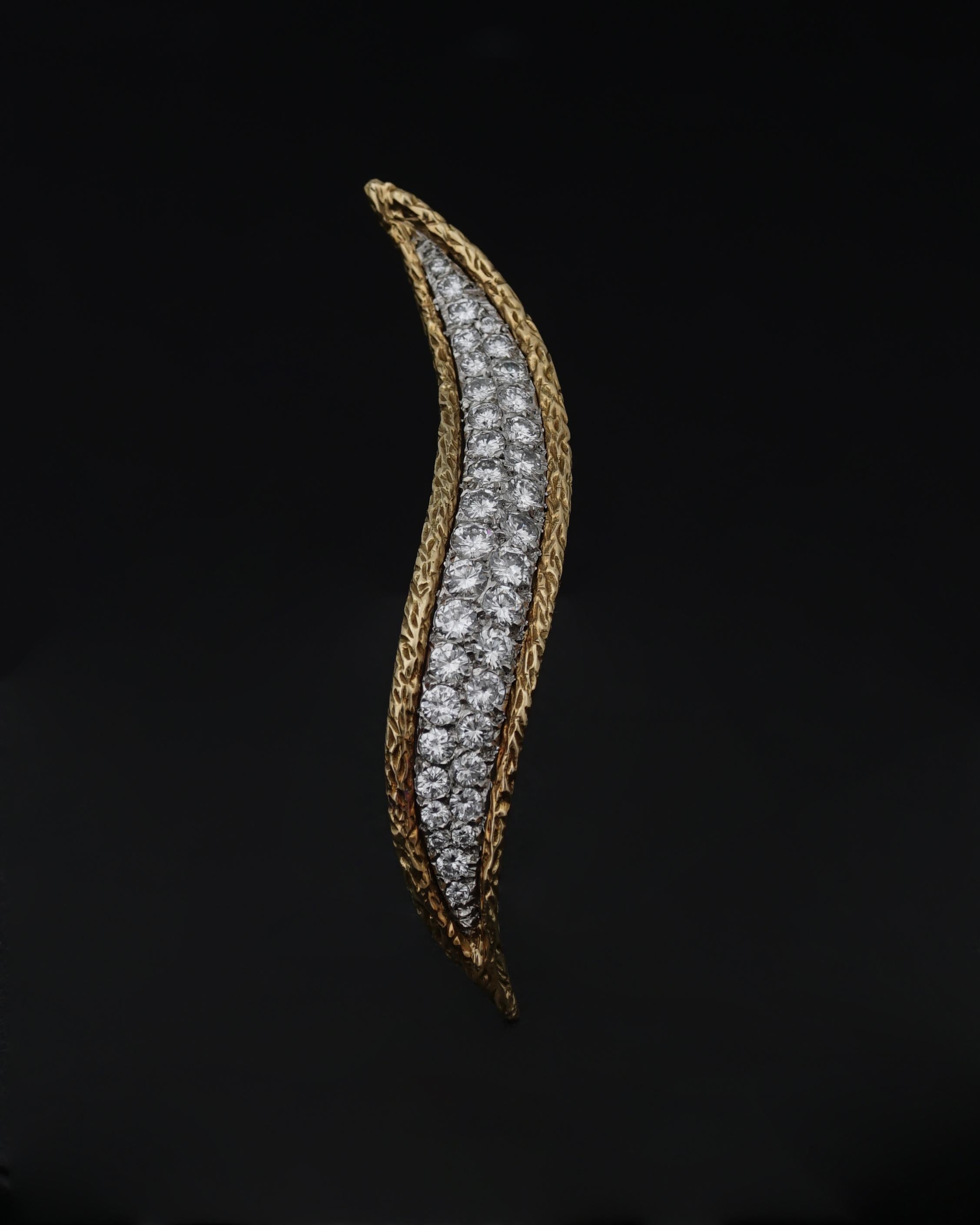 Van Cleef & Arpels, 18k Gold and Diamonds Flame Brooch, 1967 In Good Condition For Sale In Paris, FR