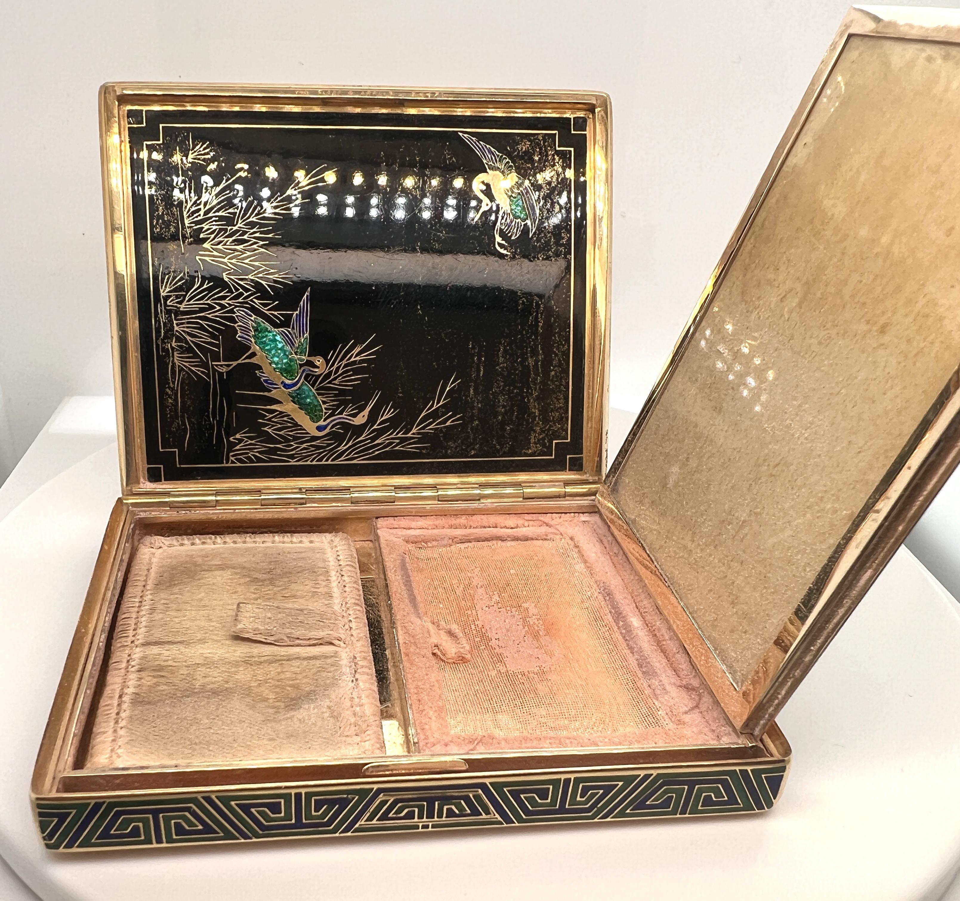 Women's Van Cleef & Arpels 18k Gold And Enamel Compact For Sale