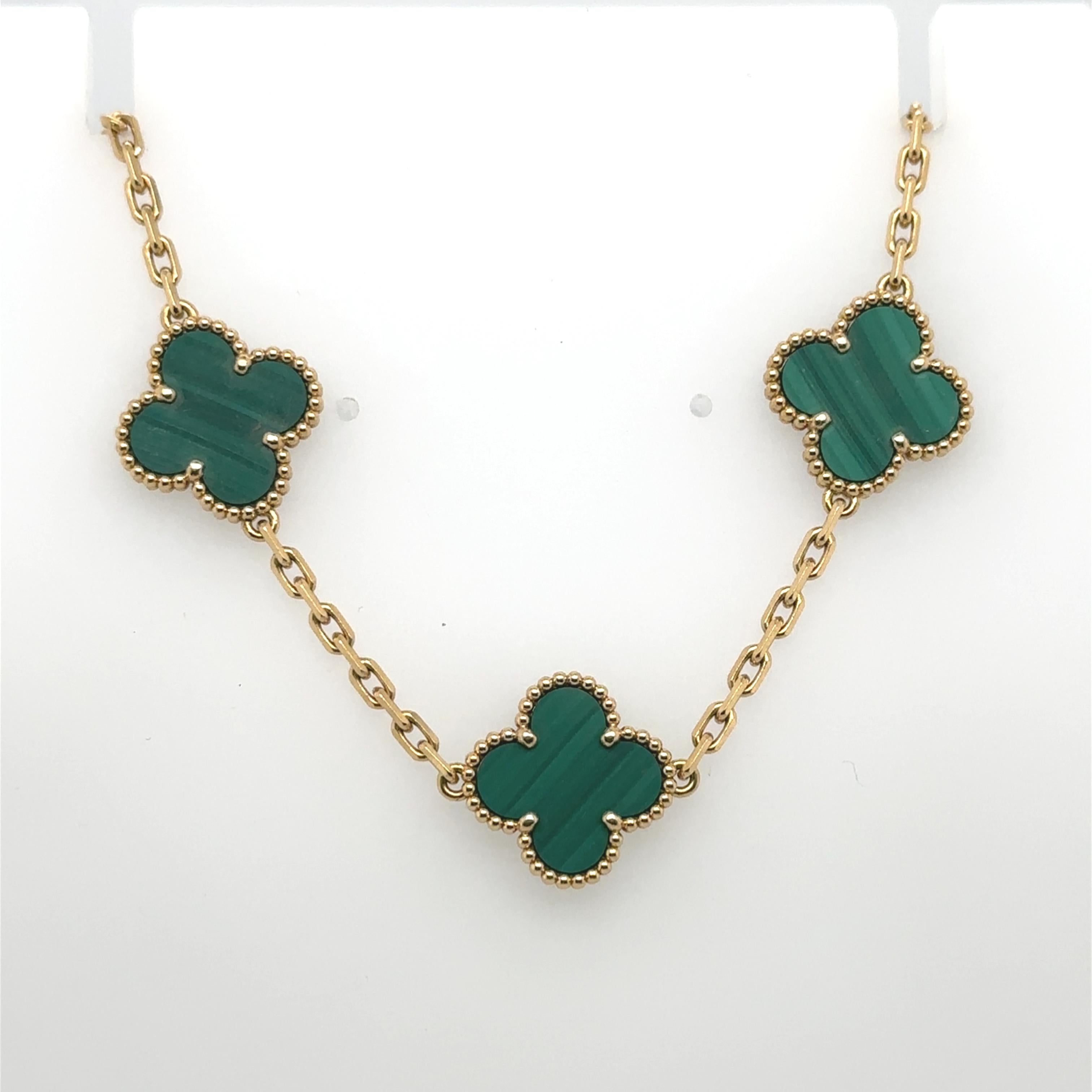 Van Cleef & Arpels Bracelet
18k yellow gold with 5 malachite Alhambras.
Lobster claw closure.
8