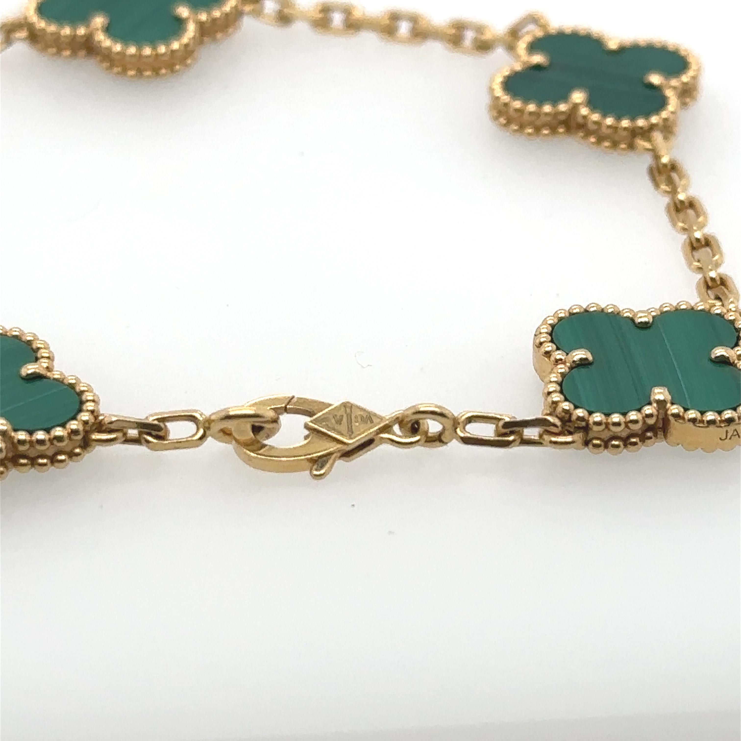 Women's or Men's Van Cleef & Arpels 18k Gold and Malachite Alhambra Bracelet