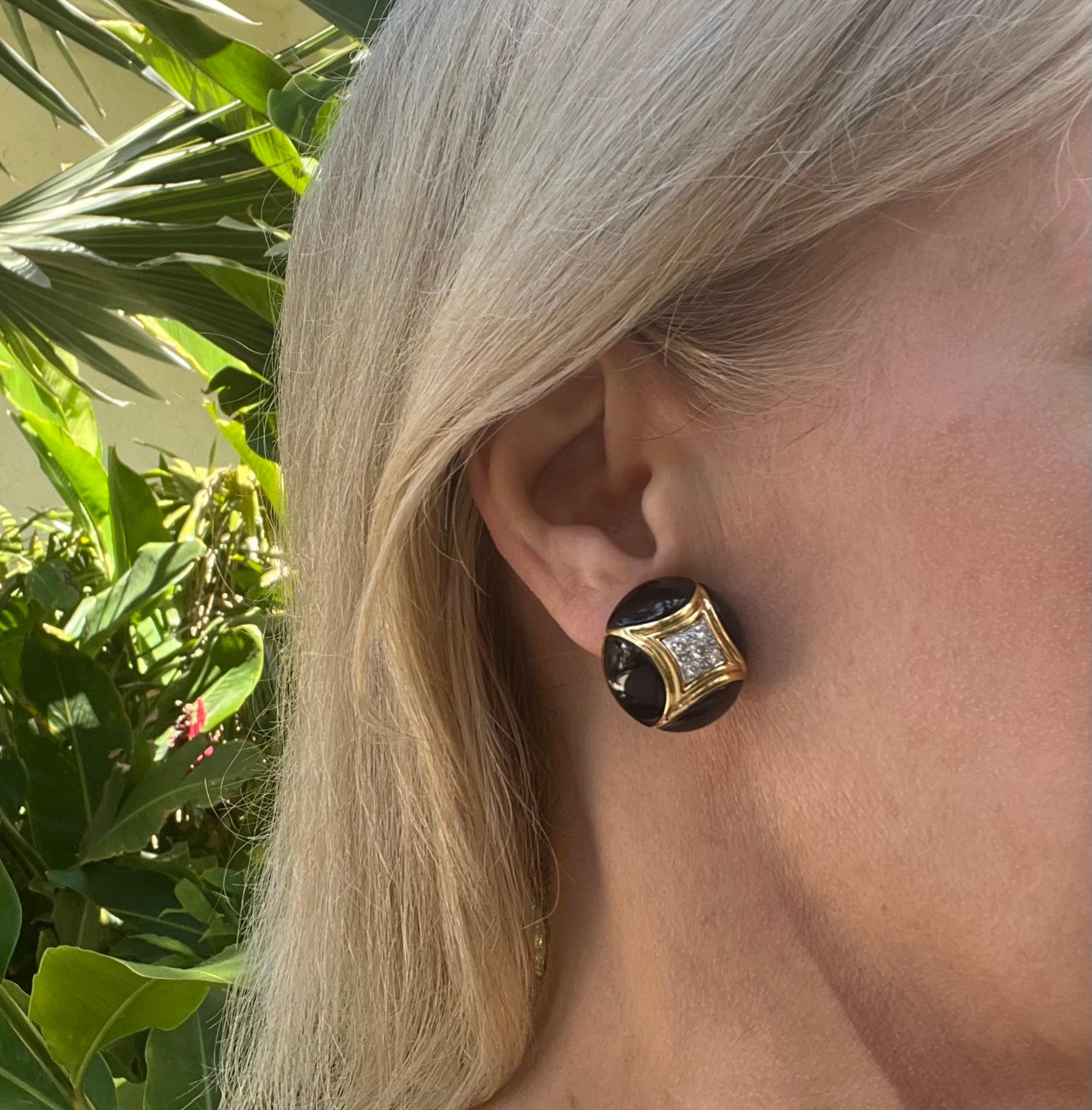 Brilliant Cut Van Cleef & Arpels 18k Gold Black Onyx Diamond Clip Earrings