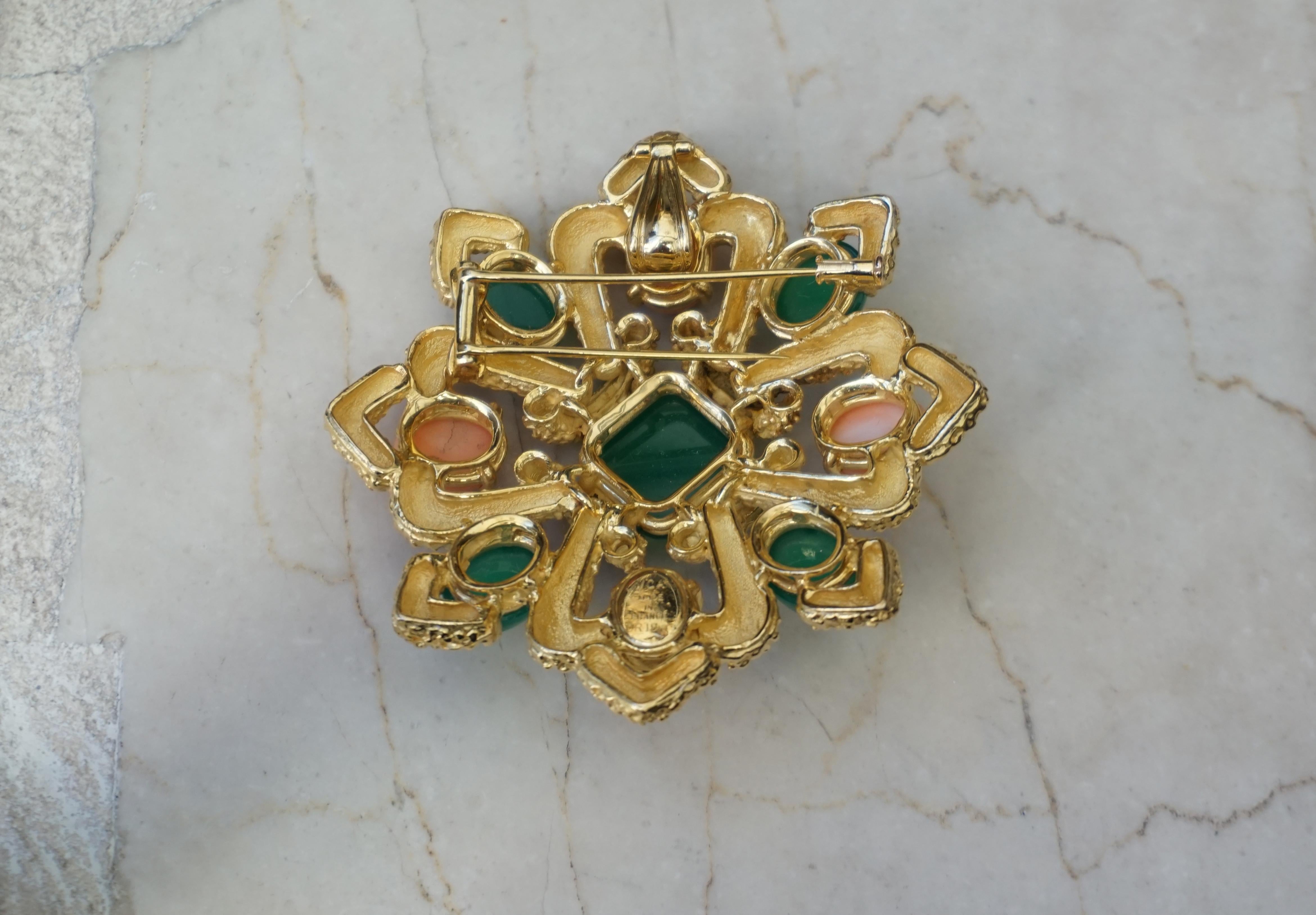 Van Cleef & Arpels 18K Gold Chrysoprase and Coral Pendant Brooch For Sale 5