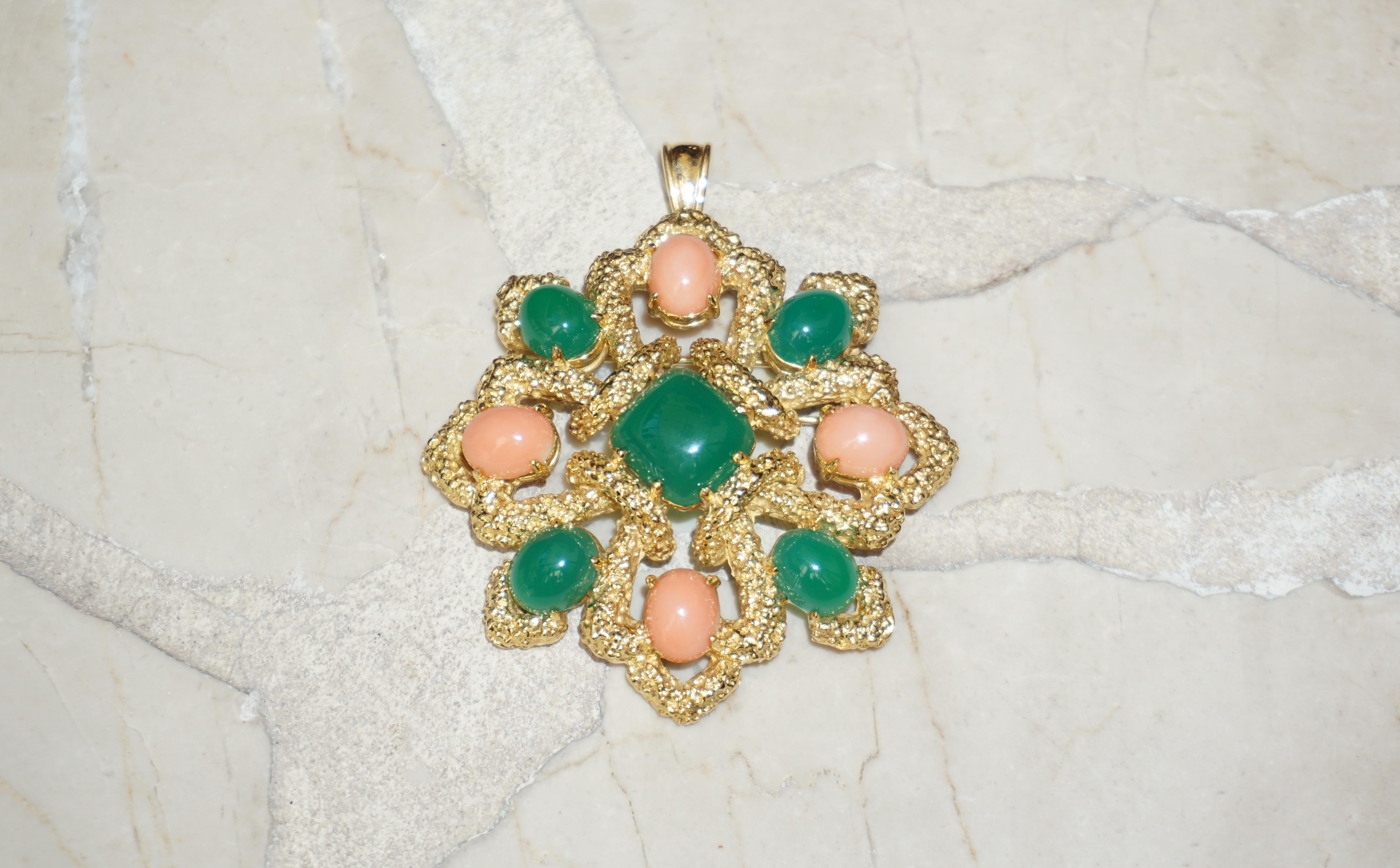 Van Cleef & Arpels 18K Gold Chrysoprase and Coral Pendant Brooch For Sale 6