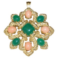 Van Cleef & Arpels Spilla con ciondolo in crisoprasio e corallo in oro 18 carati