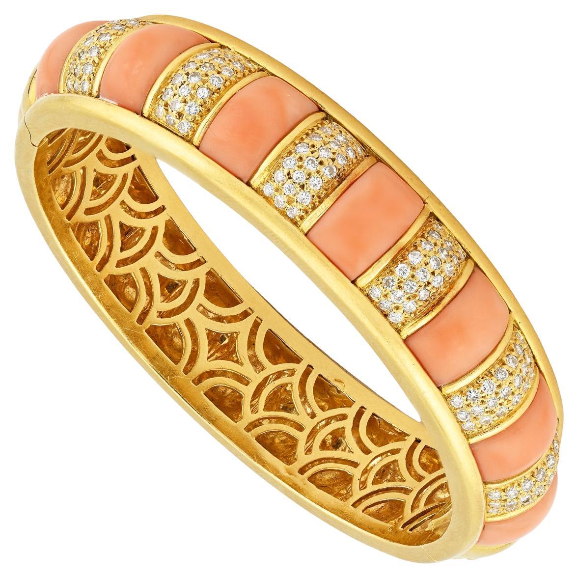 Are there fake Van Cleef pieces?