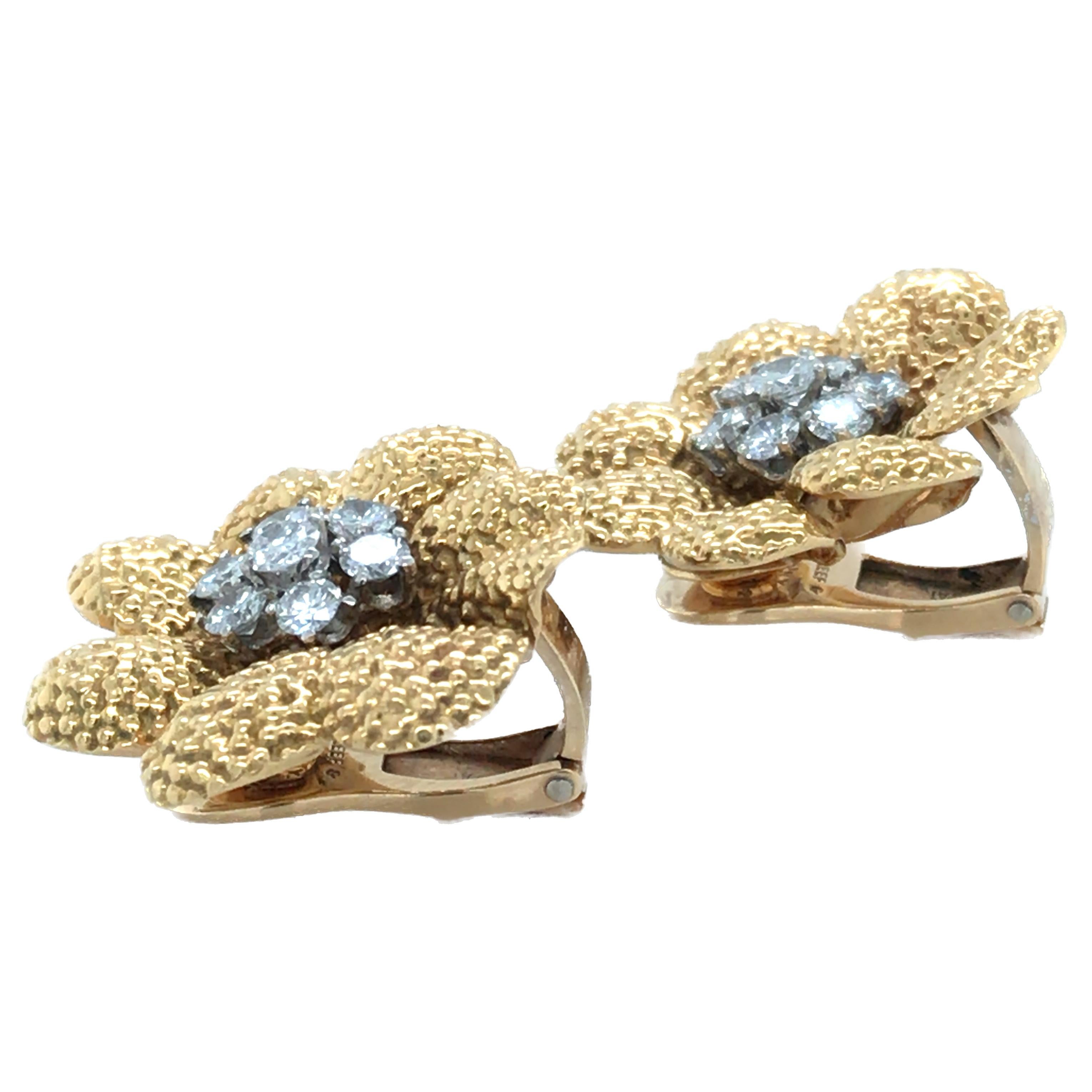 Van Cleef & Arpels, Broche y pendientes de diamantes de oro de 18 quilates en venta 3
