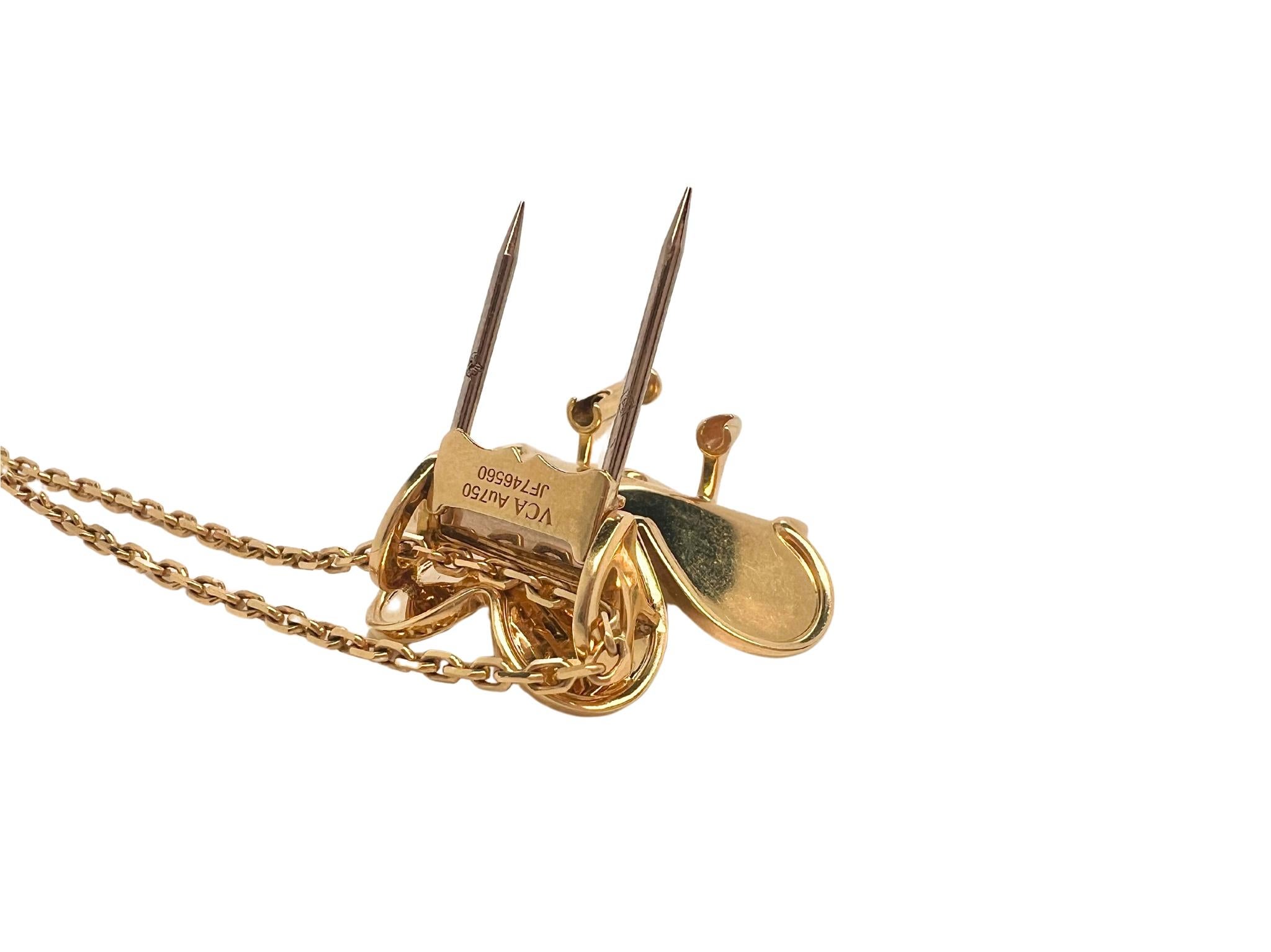 Taille ronde Van Cleef & Arpels Collier et broche à pendentif Frivole en or 18 carats et diamants en vente