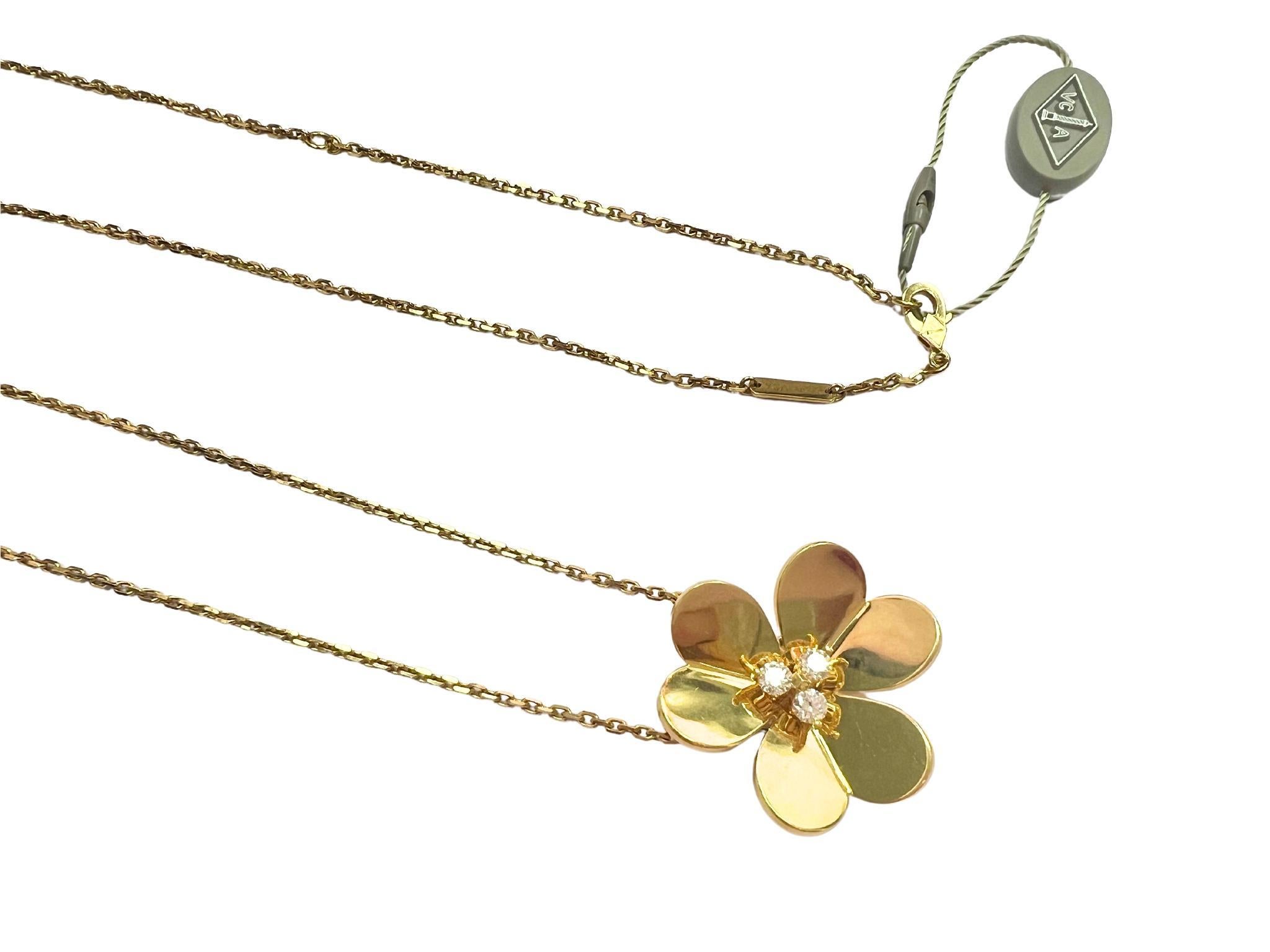 Van Cleef & Arpels Collier et broche à pendentif Frivole en or 18 carats et diamants Excellent état - En vente à New York, NY