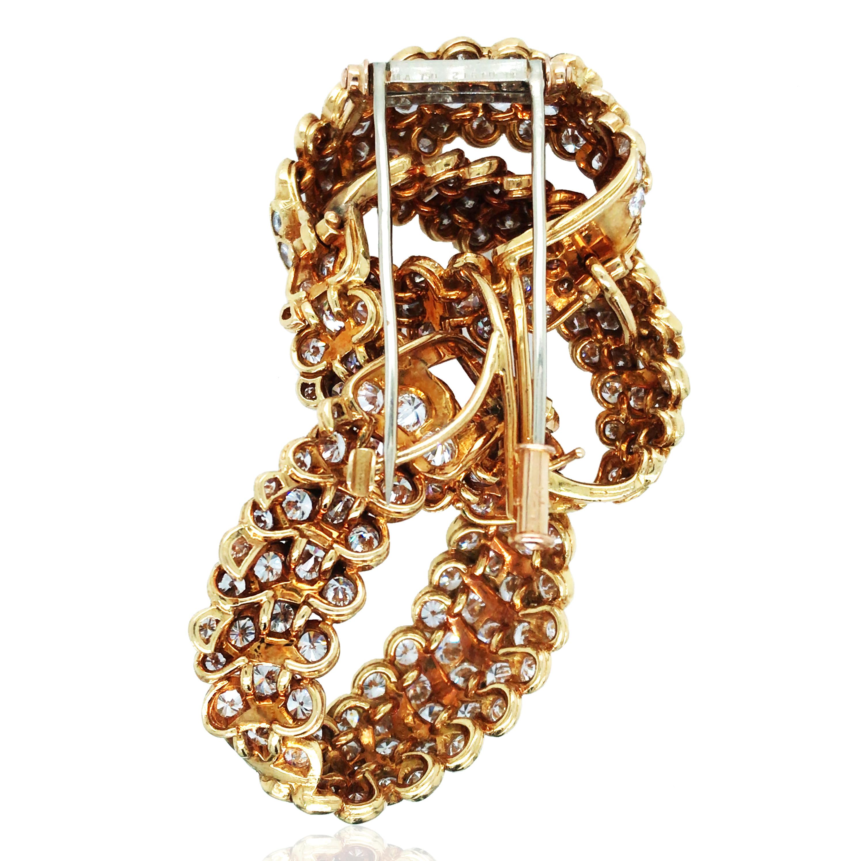 Taglio rotondo Van Cleef & Arpels, Spilla con nodo di diamanti in oro 18 carati in vendita