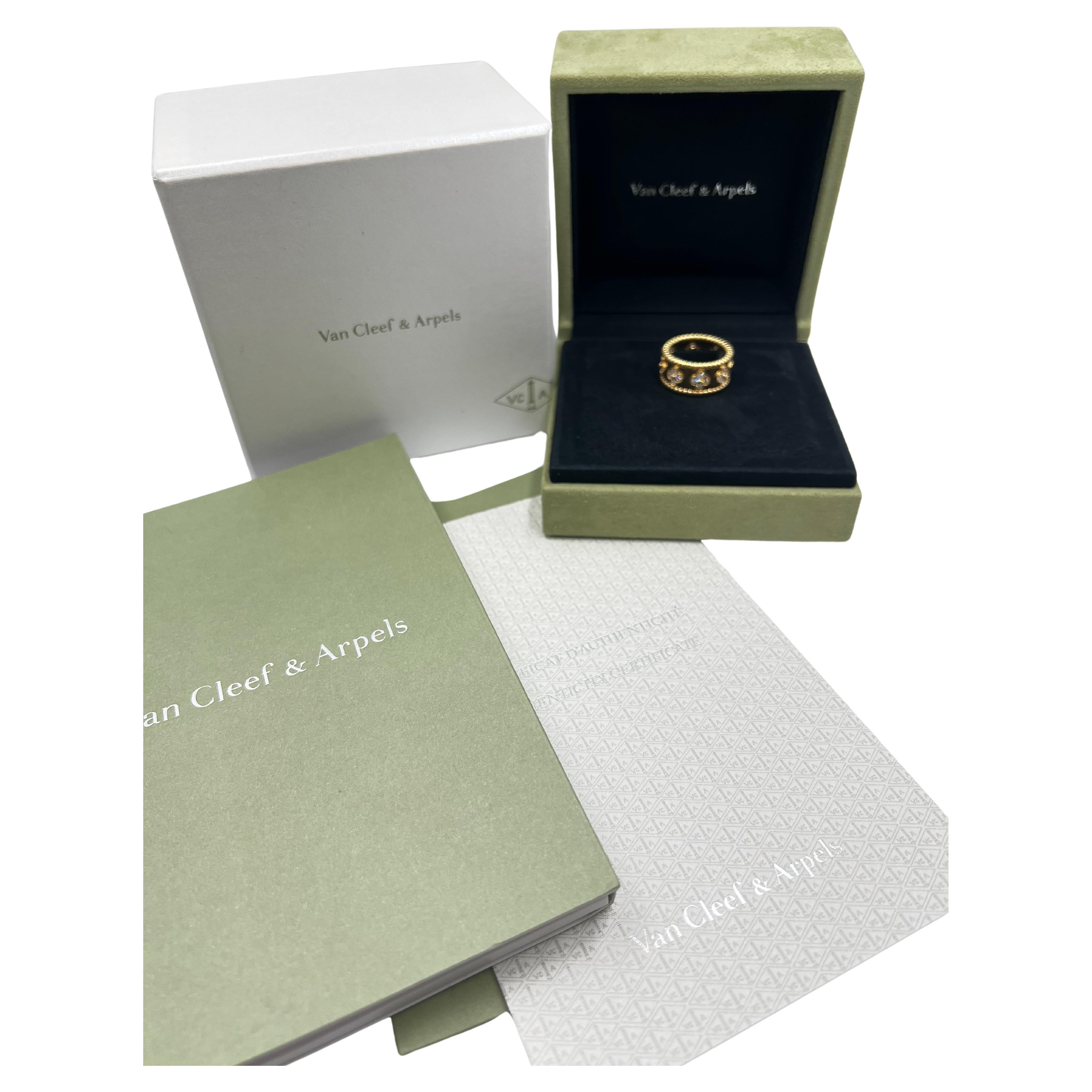 Van Cleef & Arpels 18k Gold Diamond Medium Perlée Ring In Excellent Condition In Palm Beach, FL