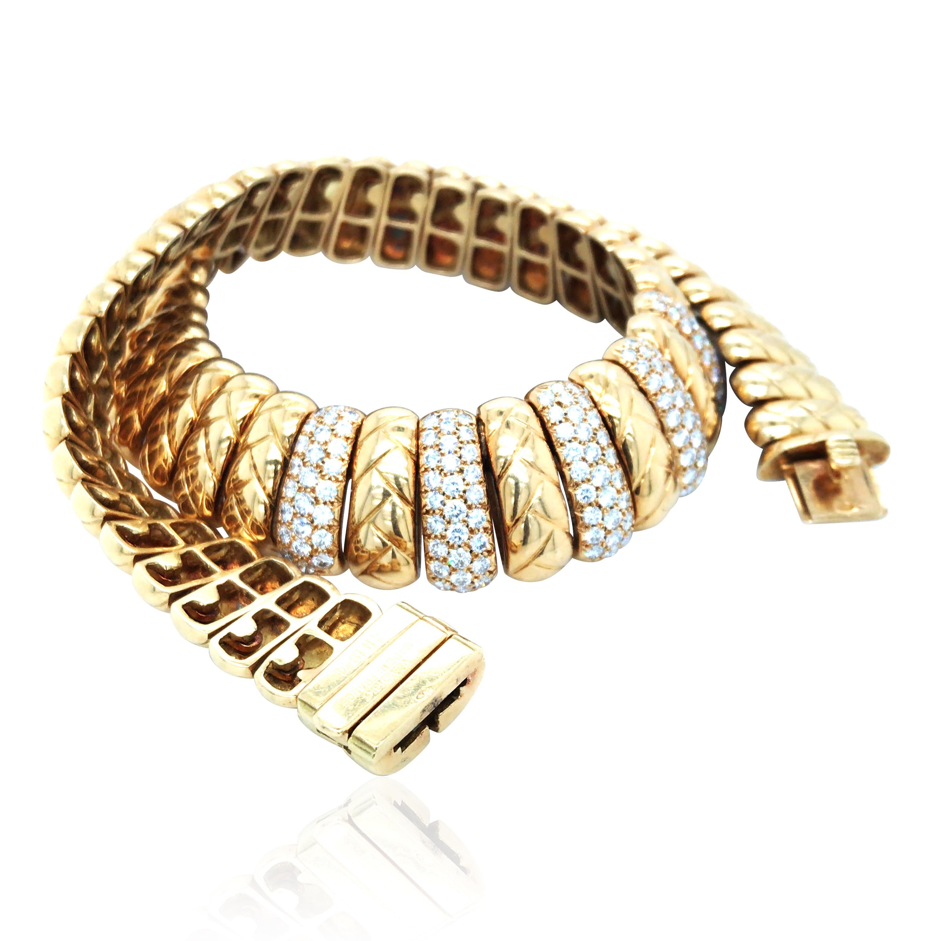 Taglio rotondo Van Cleef & Arpels, Collana di diamanti in oro 18 carati in vendita