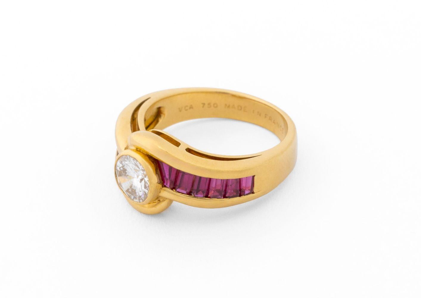 Van Cleef & Arpels Bague en or 18 carats diamant rubis Bon état - En vente à Queens, NY