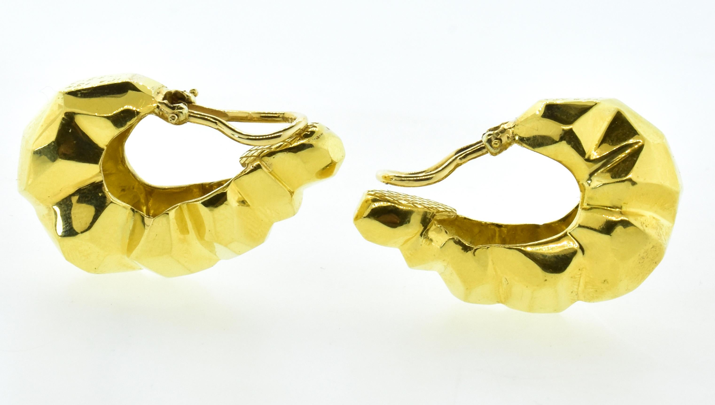 Van Cleef & Arpels 18K Gold Earrings, c. 1970 In Excellent Condition In Aspen, CO