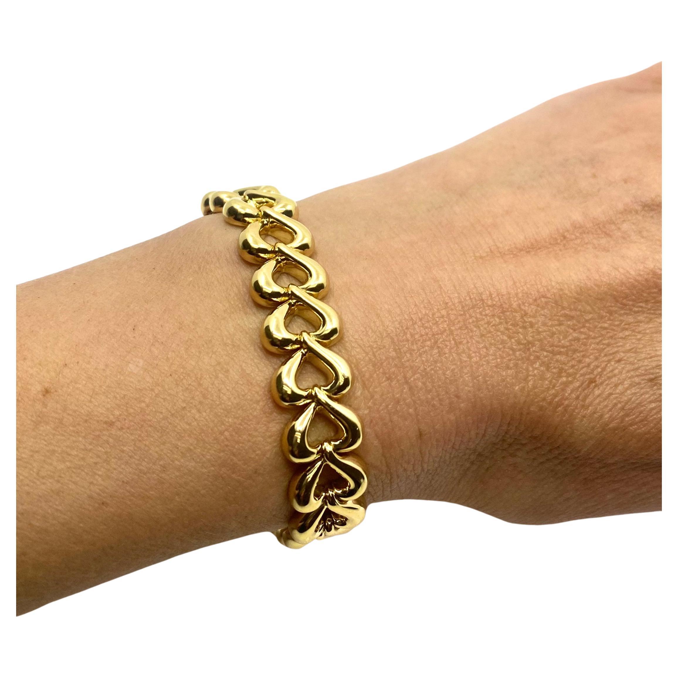 Van Cleef & Arpels, bracelet en forme de cœur en or 18 carats Excellent état - En vente à Beverly Hills, CA