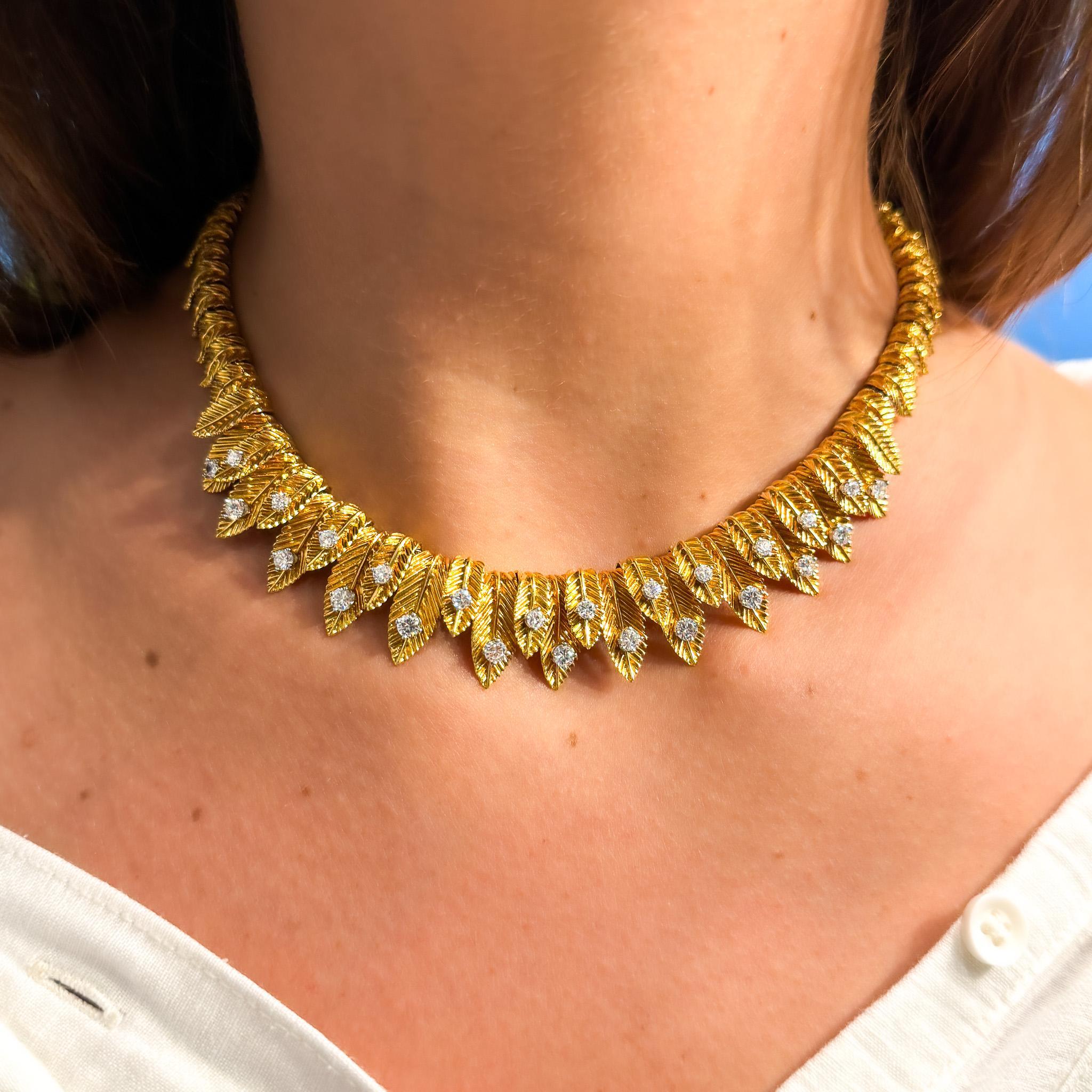 Van Cleef & Arpels, collana girocollo vintage retrò con diamanti e foglie in oro 18 carati in vendita 4