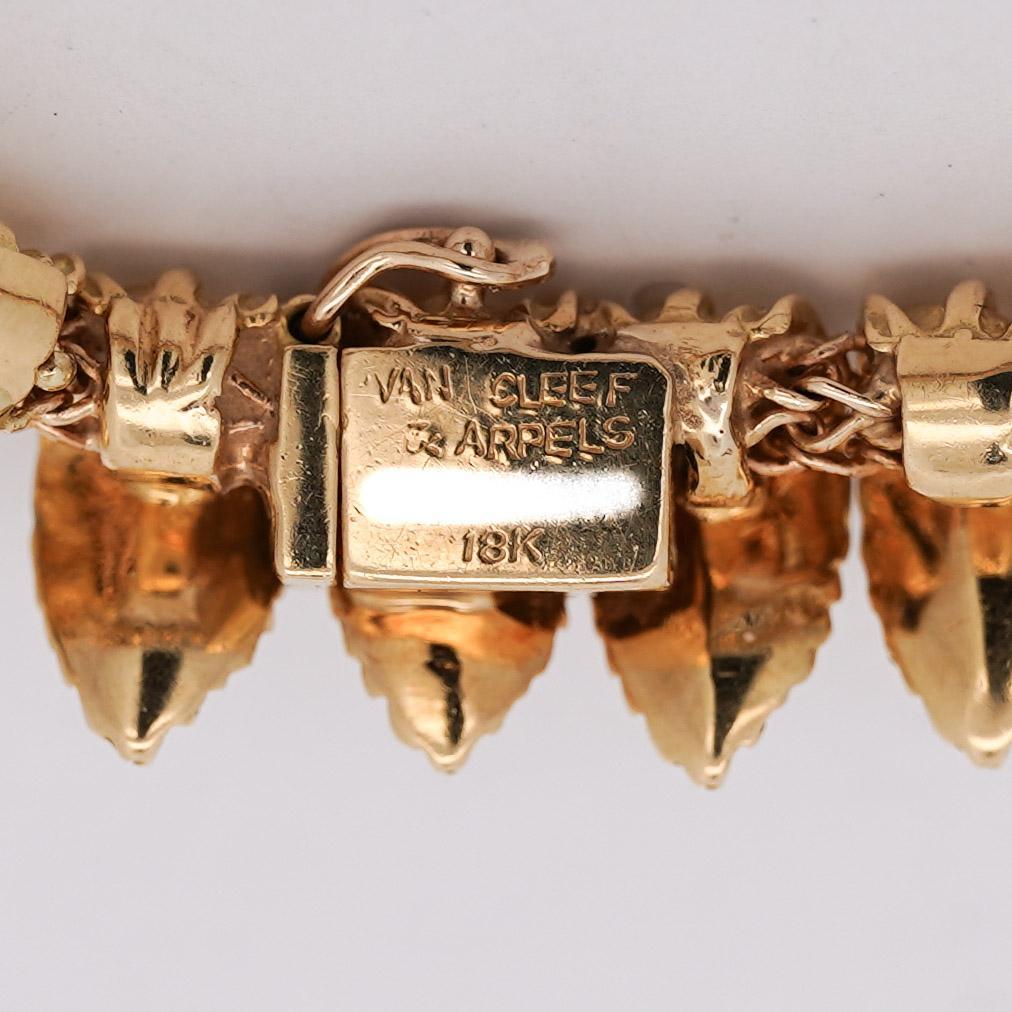 Van Cleef & Arpels, collana girocollo vintage retrò con diamanti e foglie in oro 18 carati in vendita 1