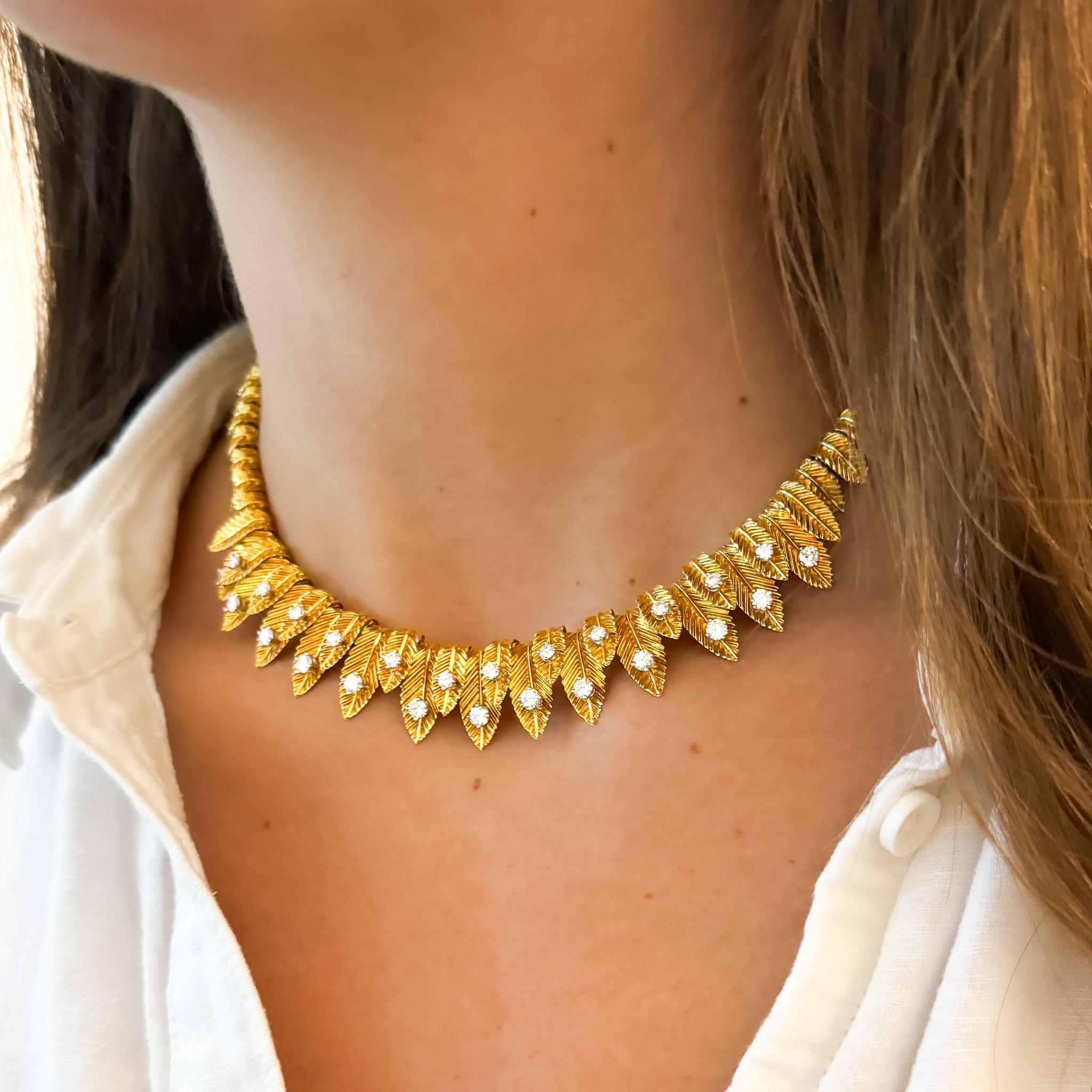 Van Cleef & Arpels, collana girocollo vintage retrò con diamanti e foglie in oro 18 carati in vendita 3