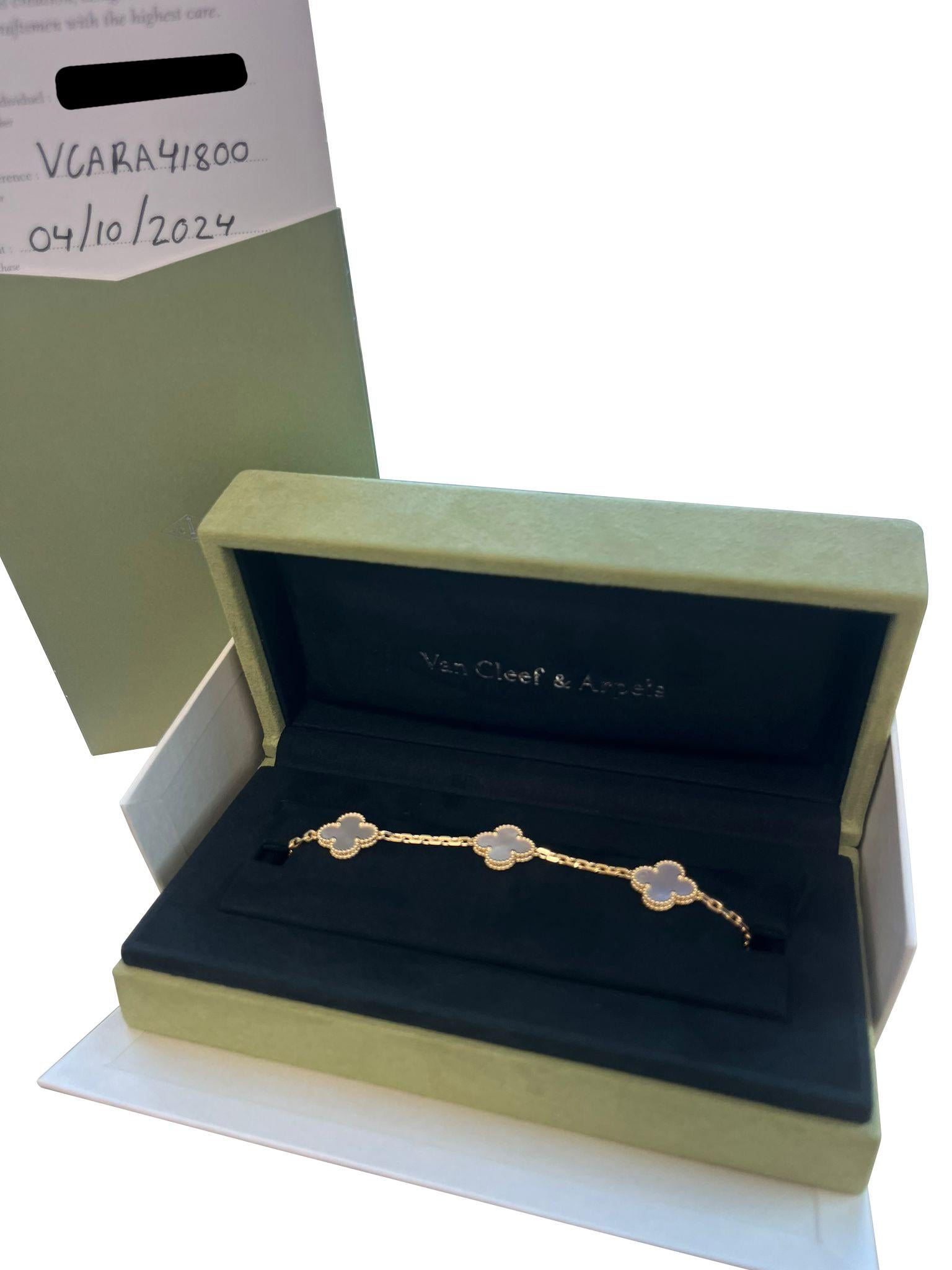 Moderniste Van Cleef & Arpels Bracelet Alhambra vintage en or 18 carats avec 5 motifs